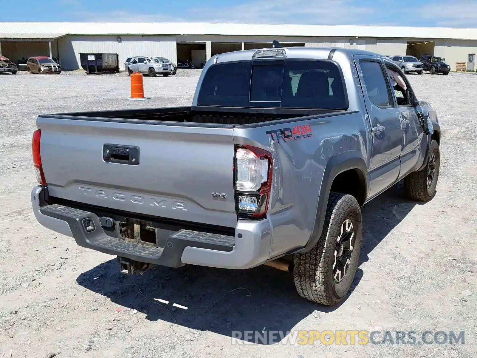 4 Фотография поврежденного автомобиля 5TFCZ5AN8KX186679 TOYOTA TACOMA 2019