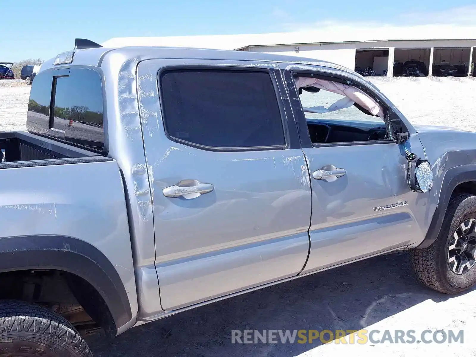 9 Photograph of a damaged car 5TFCZ5AN8KX186679 TOYOTA TACOMA 2019