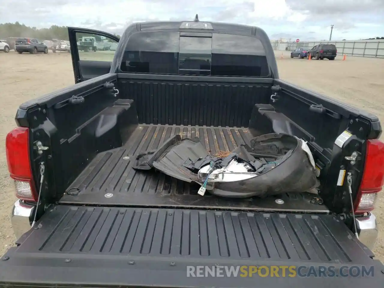 9 Photograph of a damaged car 5TFCZ5AN8KX187346 TOYOTA TACOMA 2019