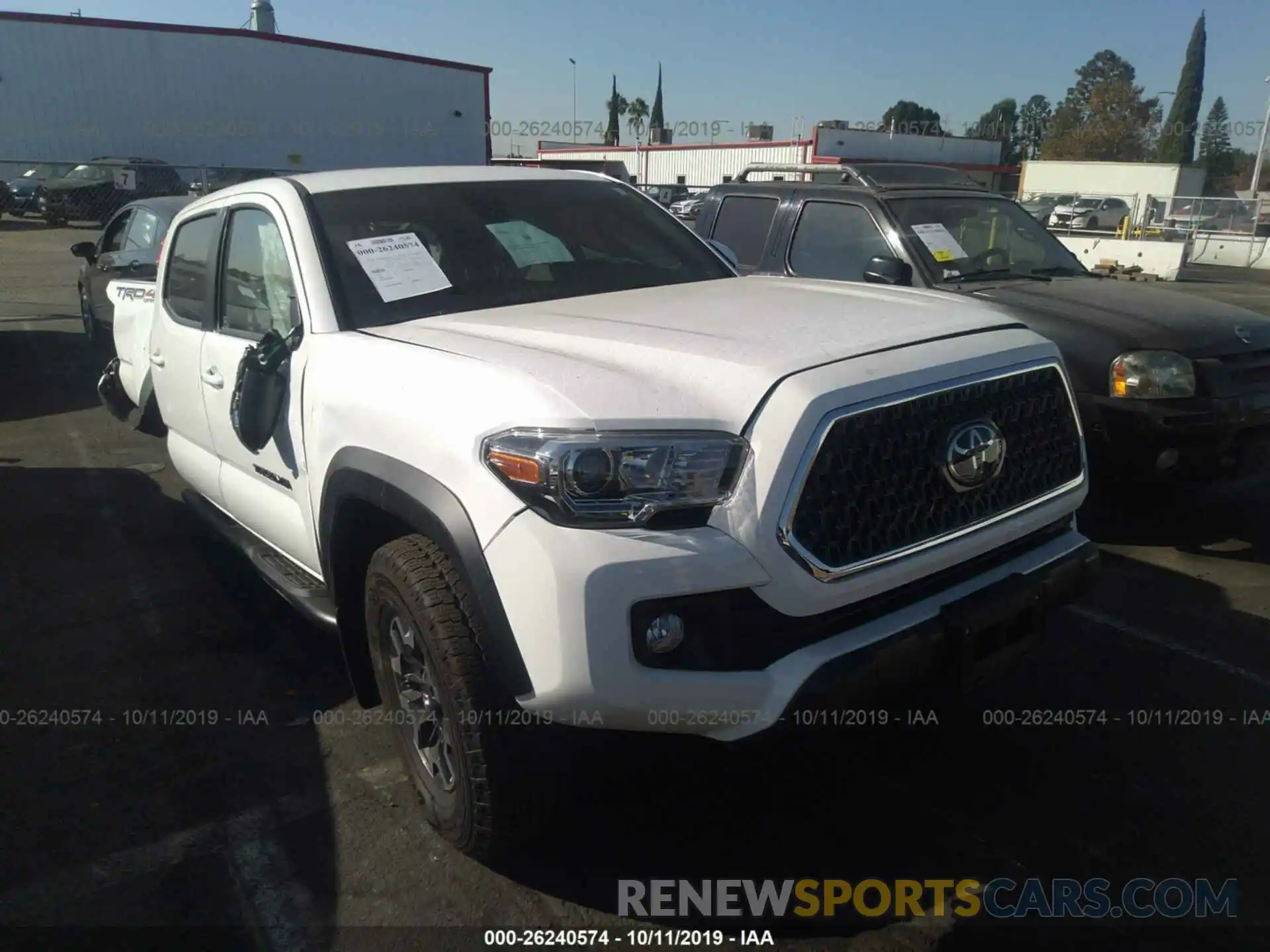 1 Photograph of a damaged car 5TFCZ5AN8KX188755 TOYOTA TACOMA 2019