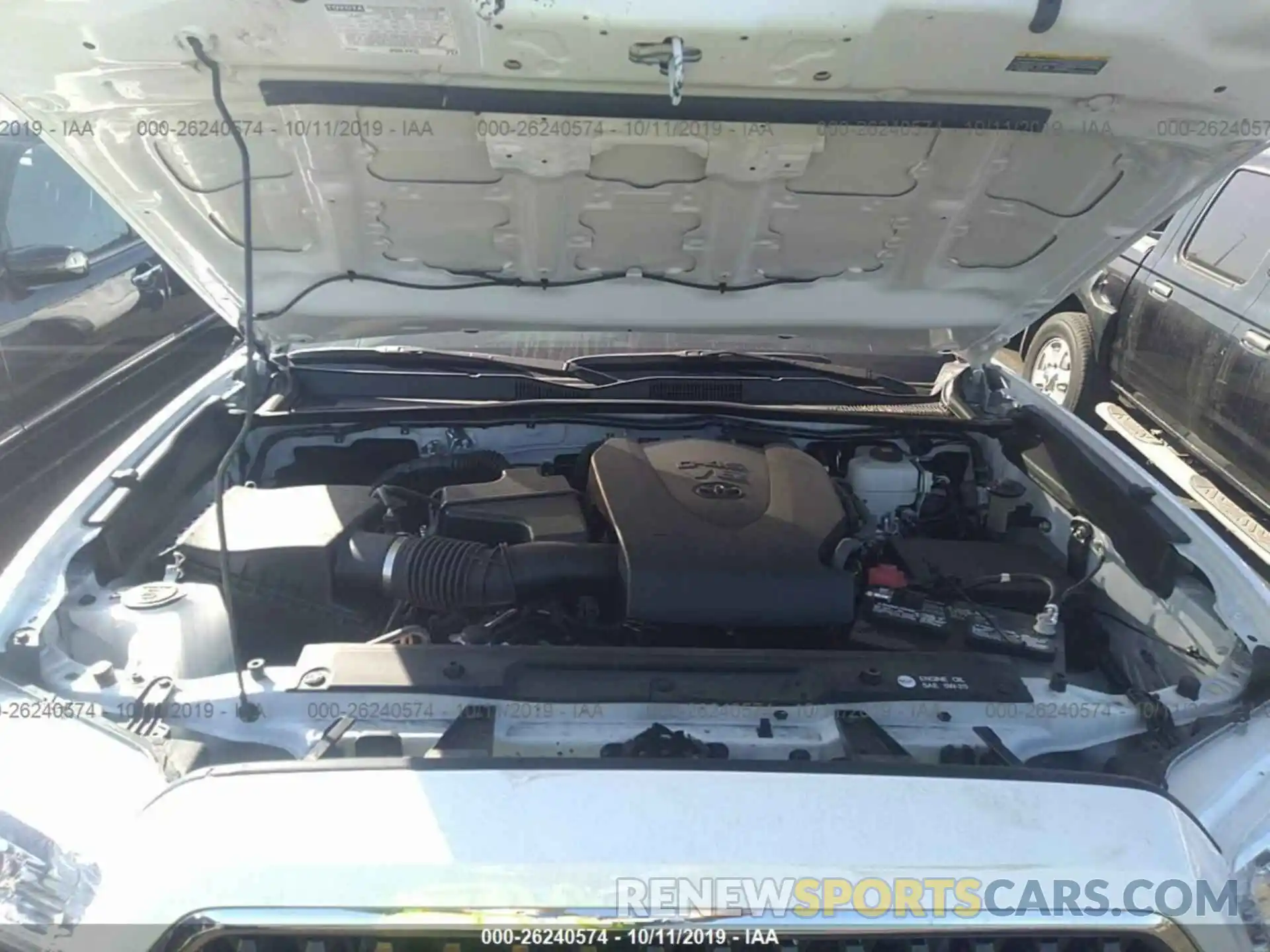 10 Photograph of a damaged car 5TFCZ5AN8KX188755 TOYOTA TACOMA 2019