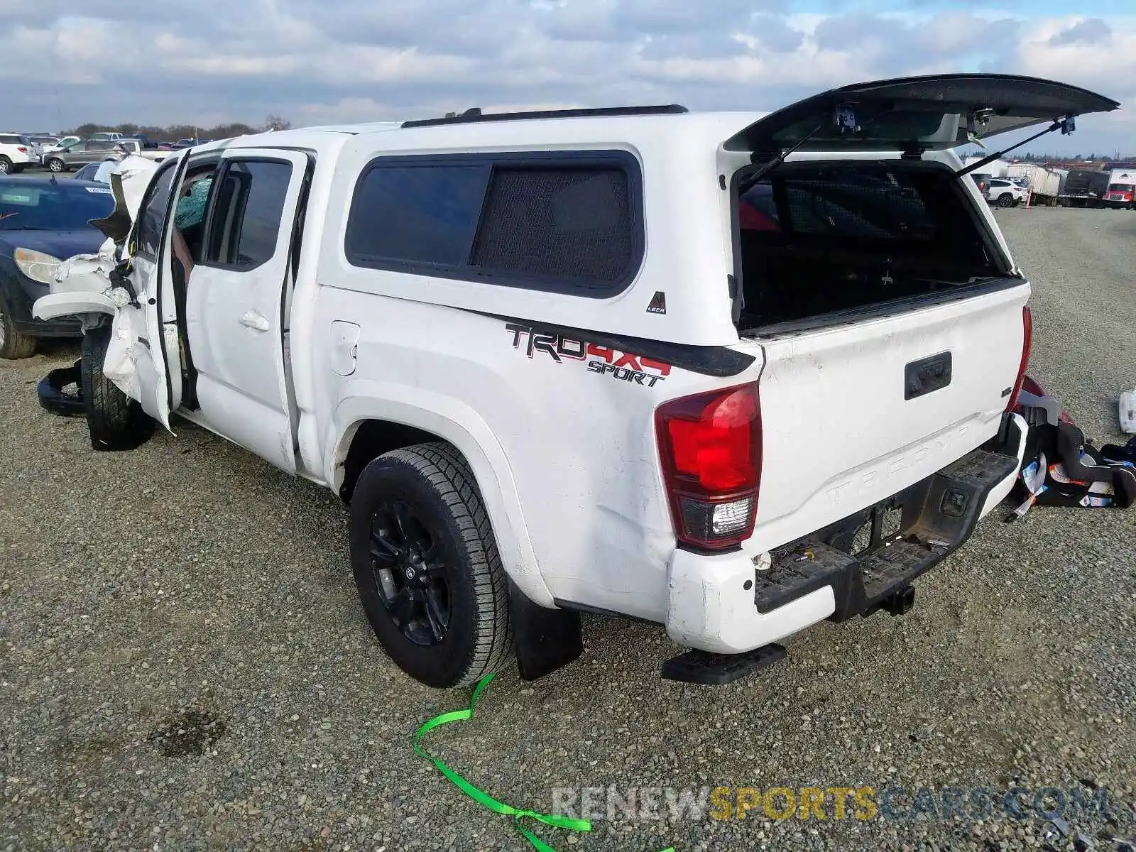 3 Photograph of a damaged car 5TFCZ5AN8KX189467 TOYOTA TACOMA 2019