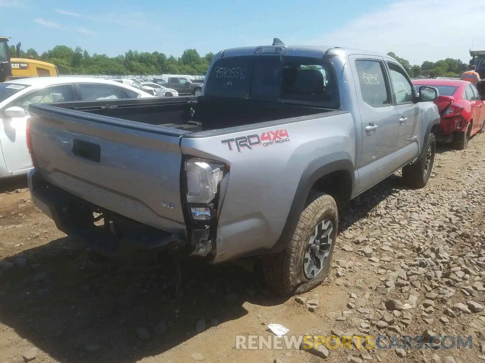 4 Фотография поврежденного автомобиля 5TFCZ5AN8KX190442 TOYOTA TACOMA 2019