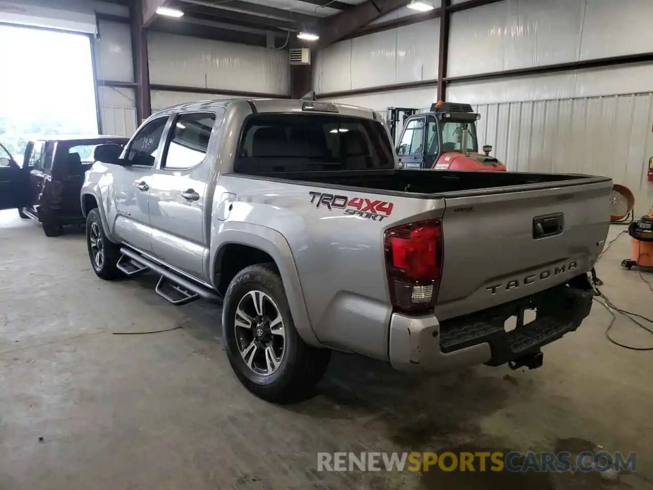 3 Photograph of a damaged car 5TFCZ5AN8KX192353 TOYOTA TACOMA 2019