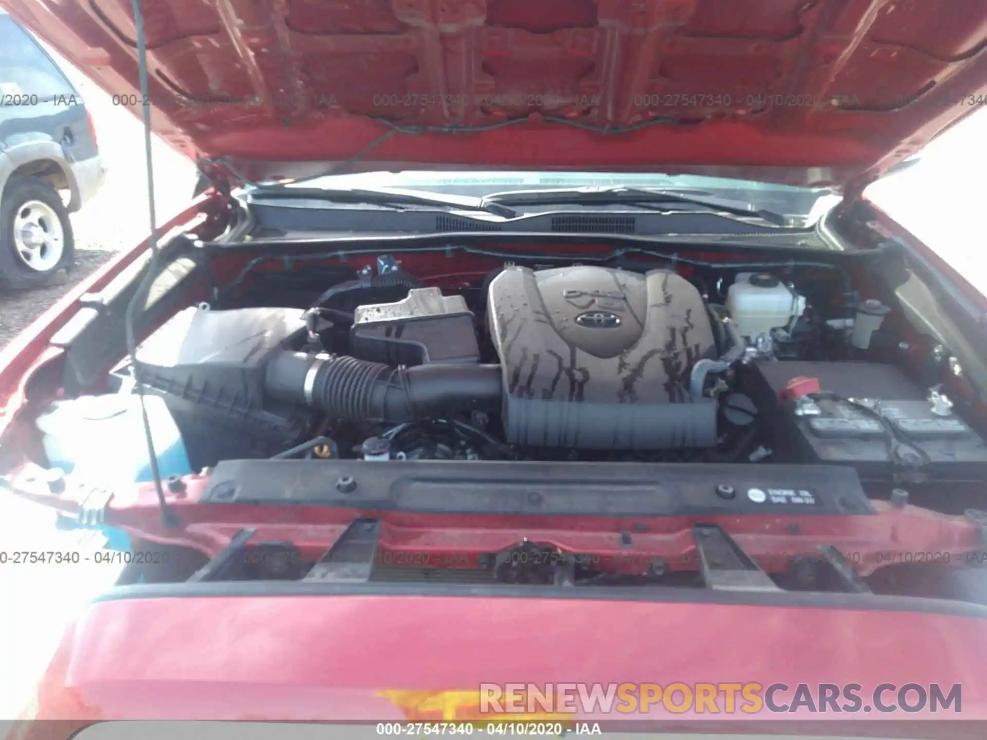 10 Photograph of a damaged car 5TFCZ5AN8KX194605 TOYOTA TACOMA 2019