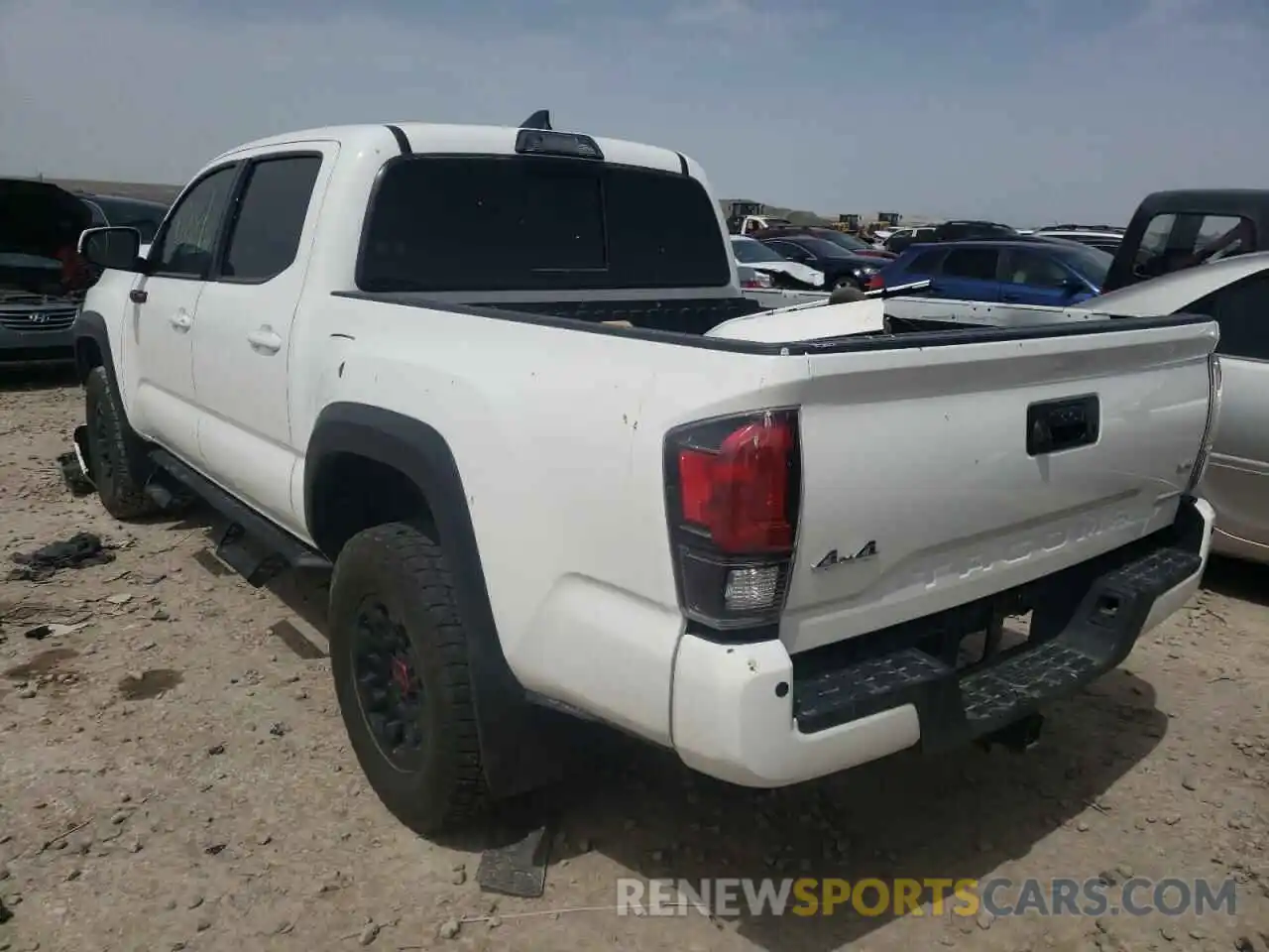 3 Фотография поврежденного автомобиля 5TFCZ5AN8KX201598 TOYOTA TACOMA 2019