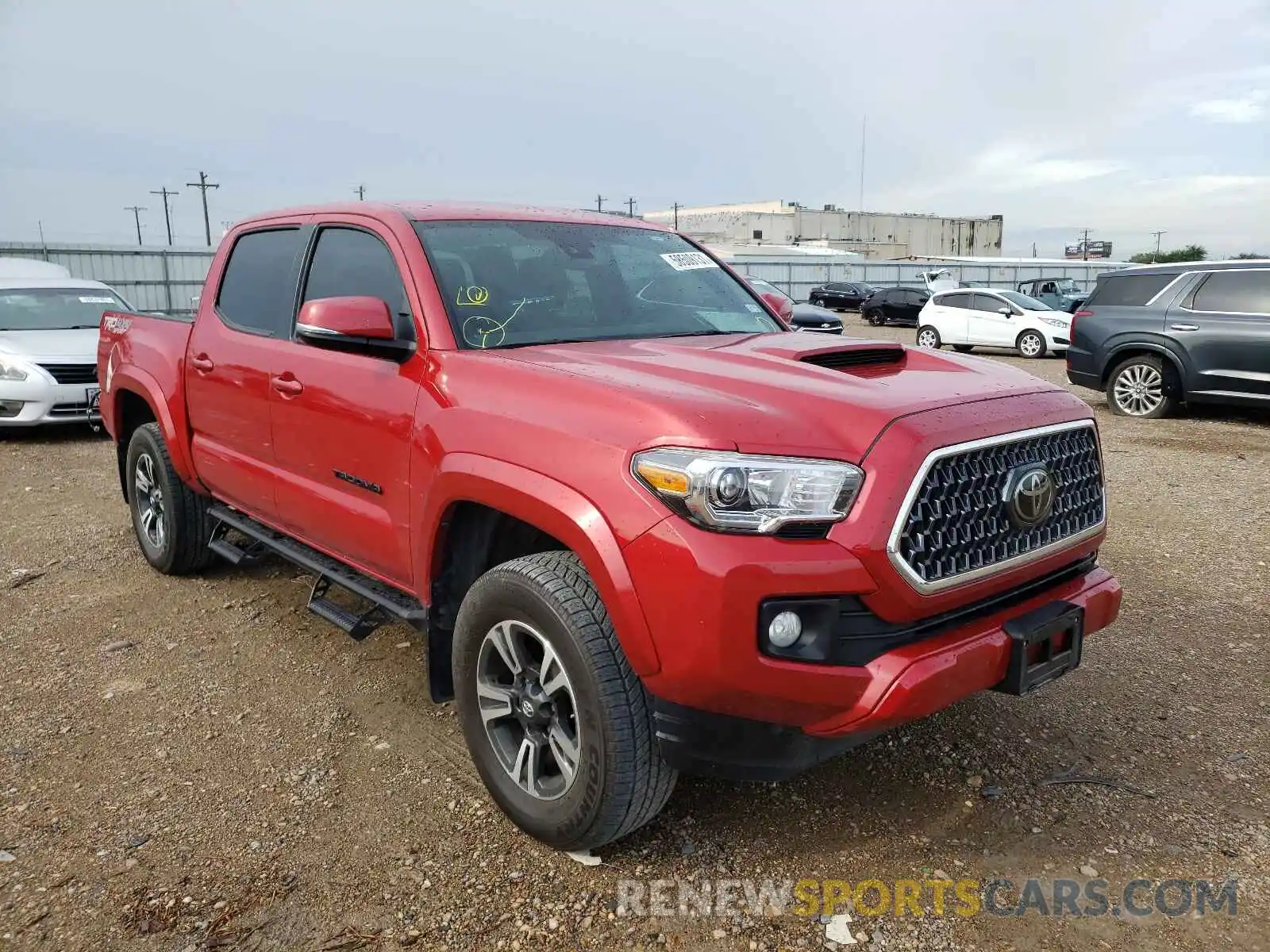 1 Photograph of a damaged car 5TFCZ5AN8KX206574 TOYOTA TACOMA 2019