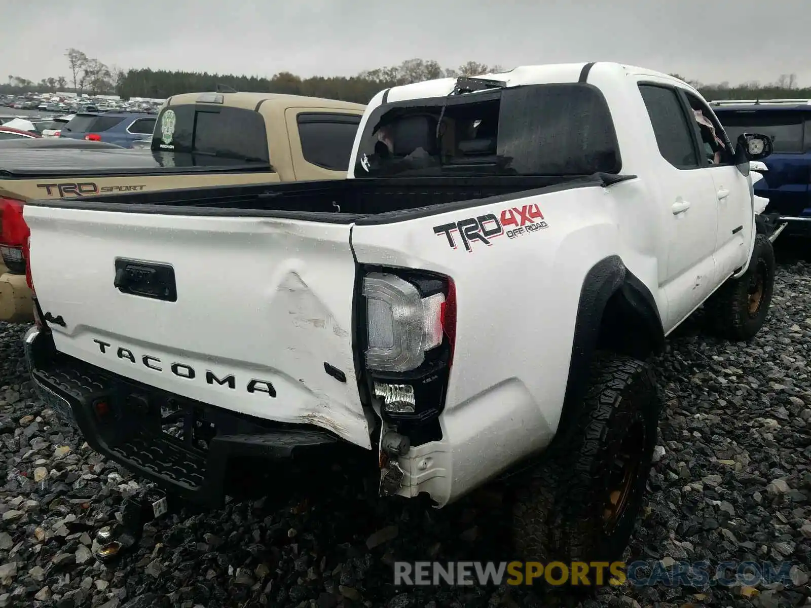 4 Photograph of a damaged car 5TFCZ5AN8KX207000 TOYOTA TACOMA 2019