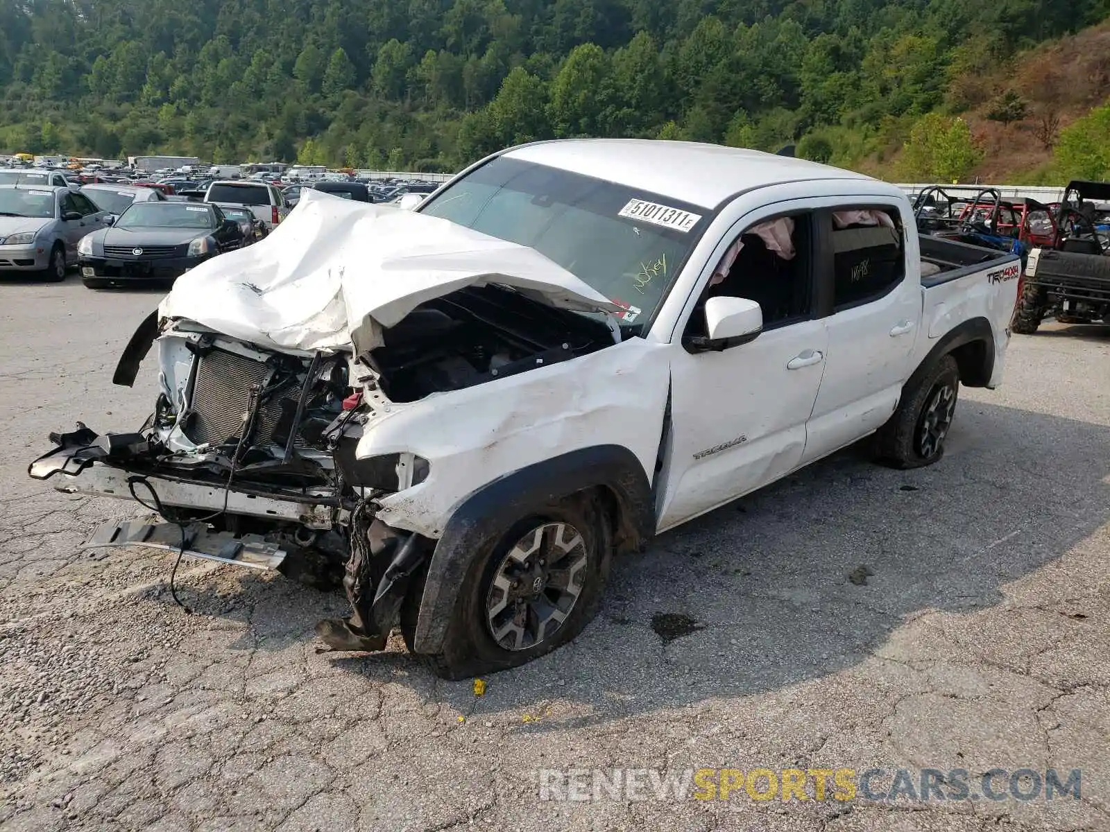 9 Фотография поврежденного автомобиля 5TFCZ5AN8KX207806 TOYOTA TACOMA 2019