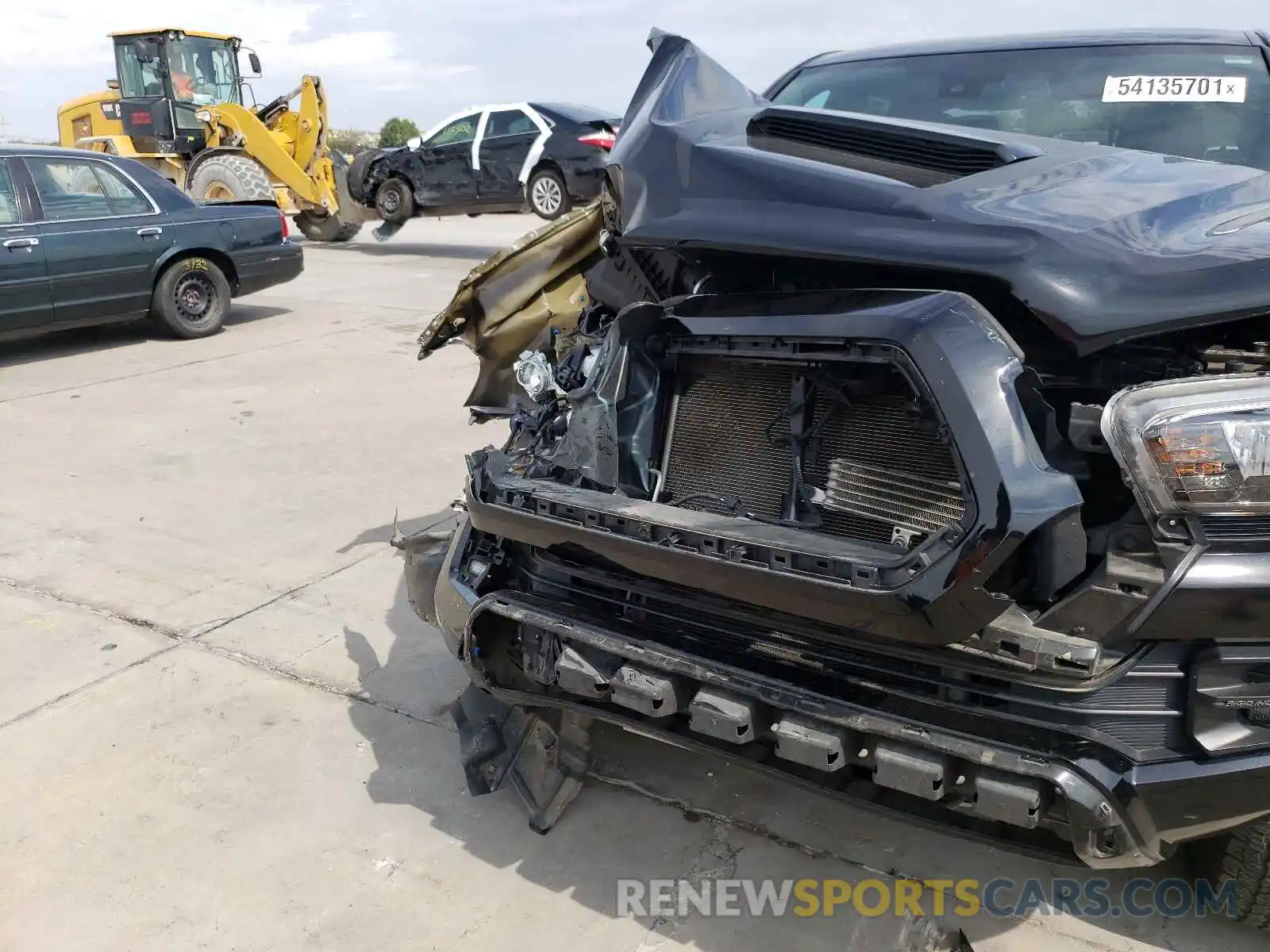 9 Photograph of a damaged car 5TFCZ5AN8KX207868 TOYOTA TACOMA 2019