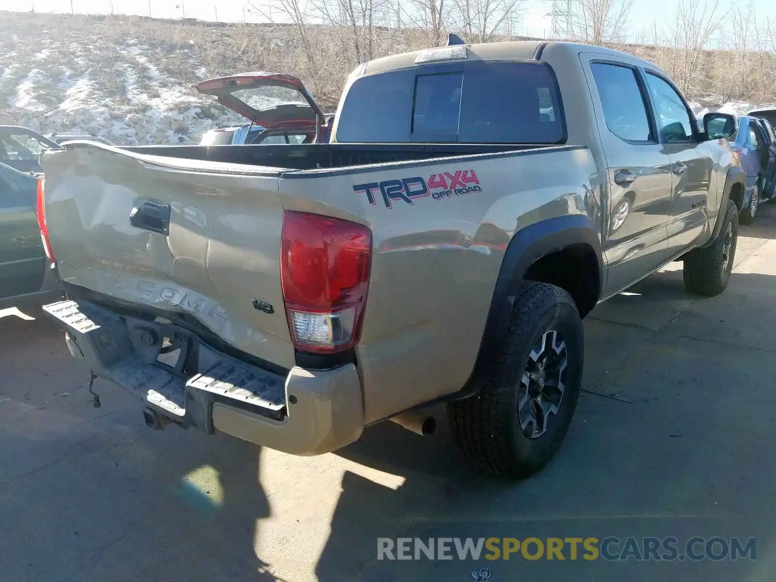 4 Фотография поврежденного автомобиля 5TFCZ5AN8KX210544 TOYOTA TACOMA 2019