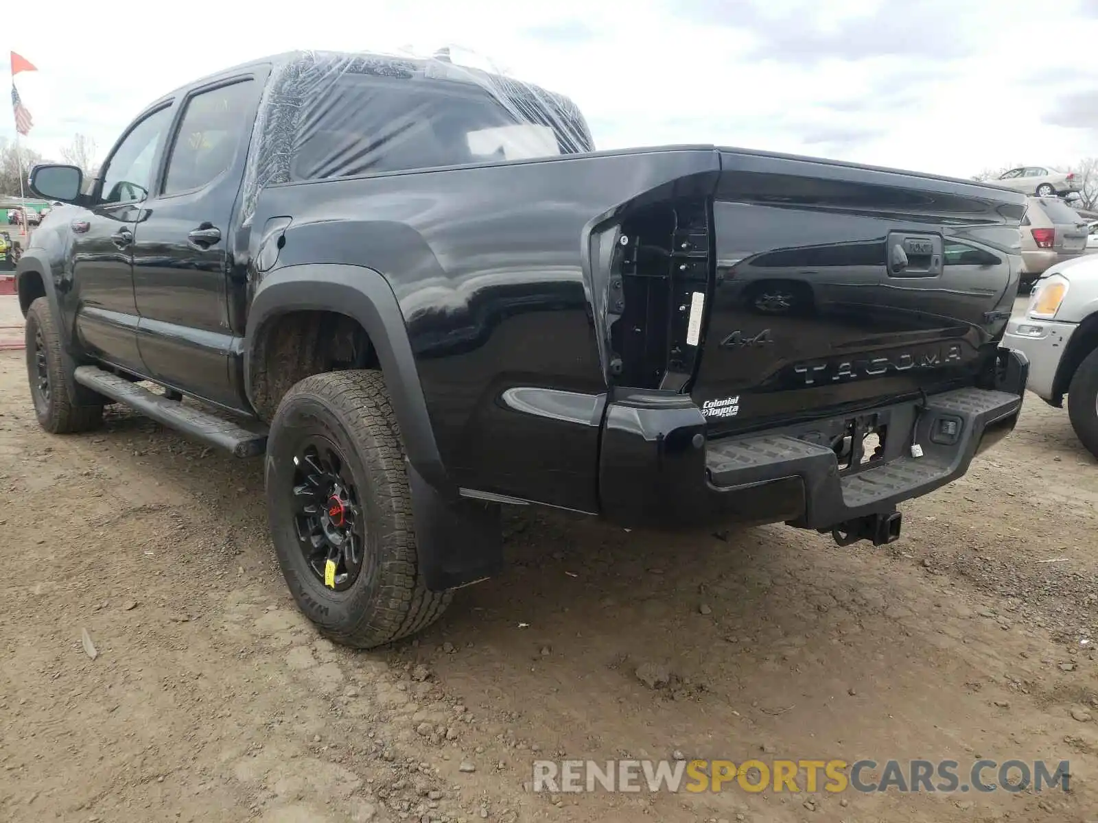 3 Фотография поврежденного автомобиля 5TFCZ5AN8KX212004 TOYOTA TACOMA 2019