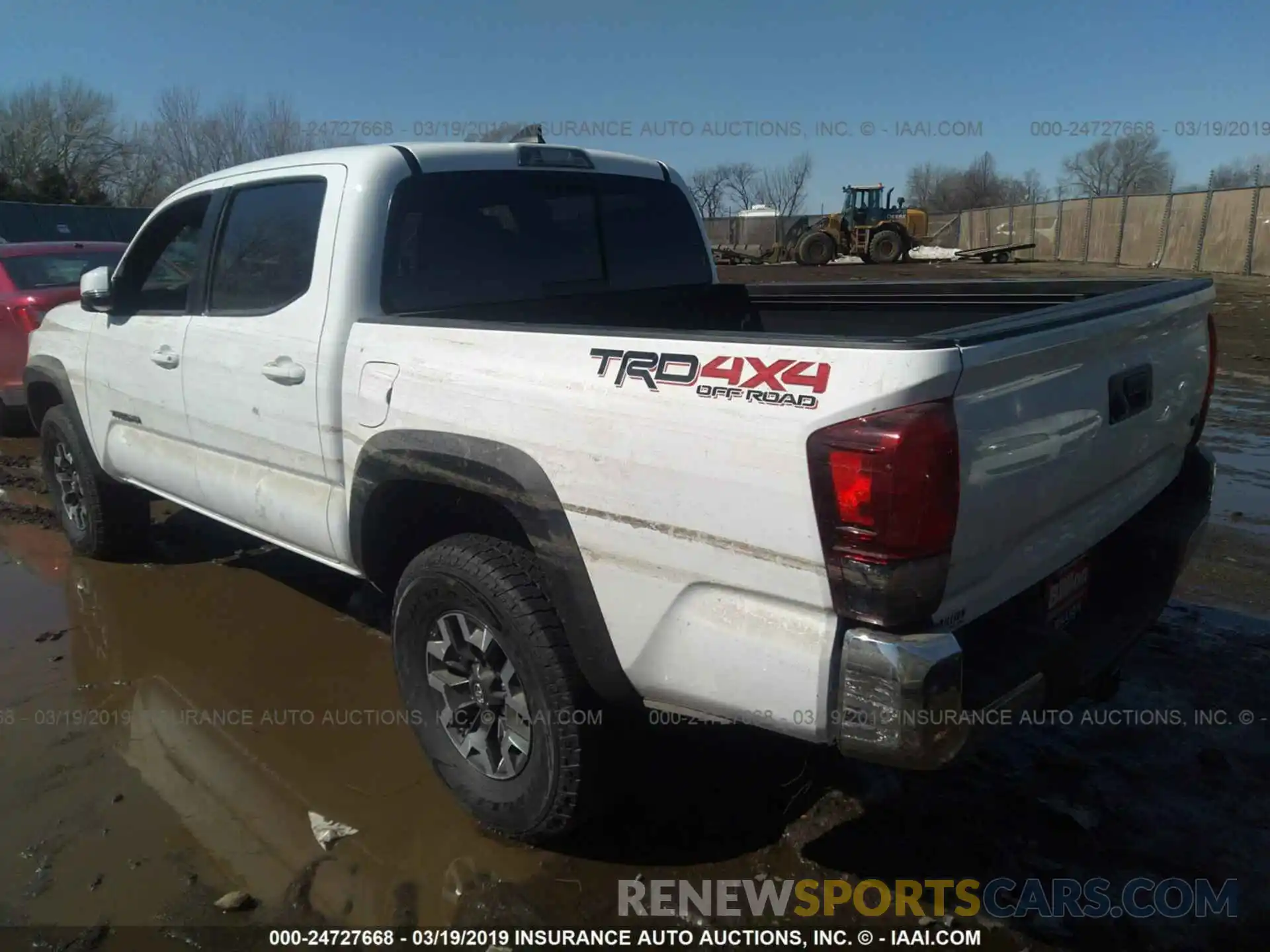 3 Фотография поврежденного автомобиля 5TFCZ5AN9KX169776 TOYOTA TACOMA 2019