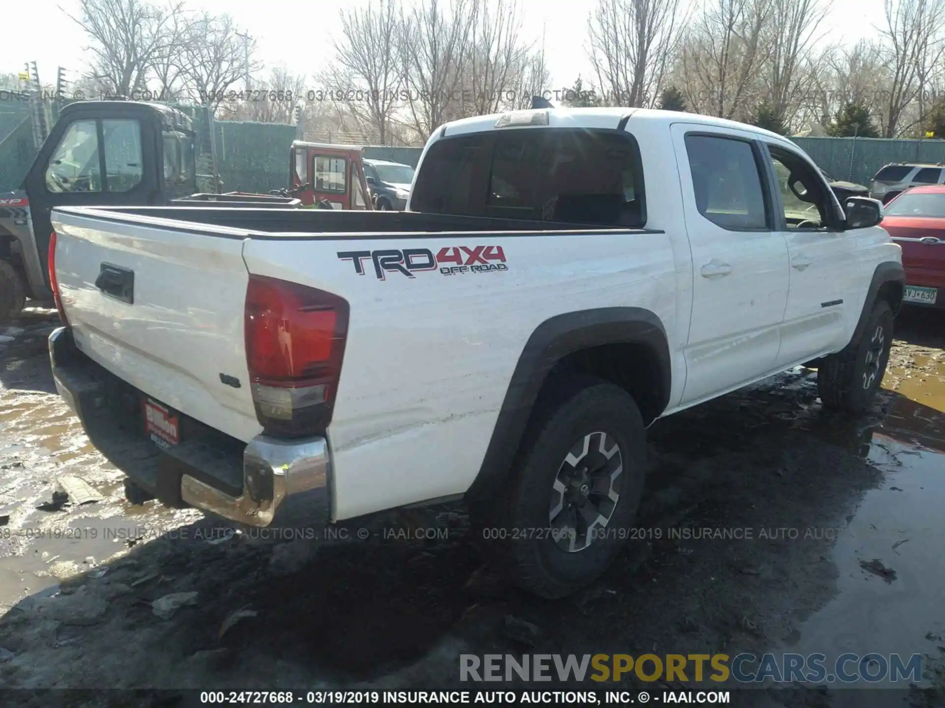 4 Фотография поврежденного автомобиля 5TFCZ5AN9KX169776 TOYOTA TACOMA 2019