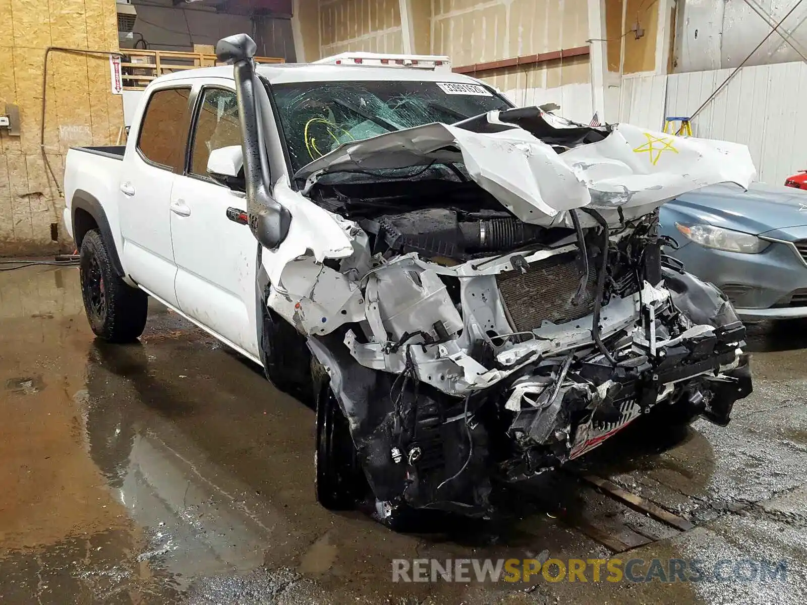 1 Photograph of a damaged car 5TFCZ5AN9KX174041 TOYOTA TACOMA 2019