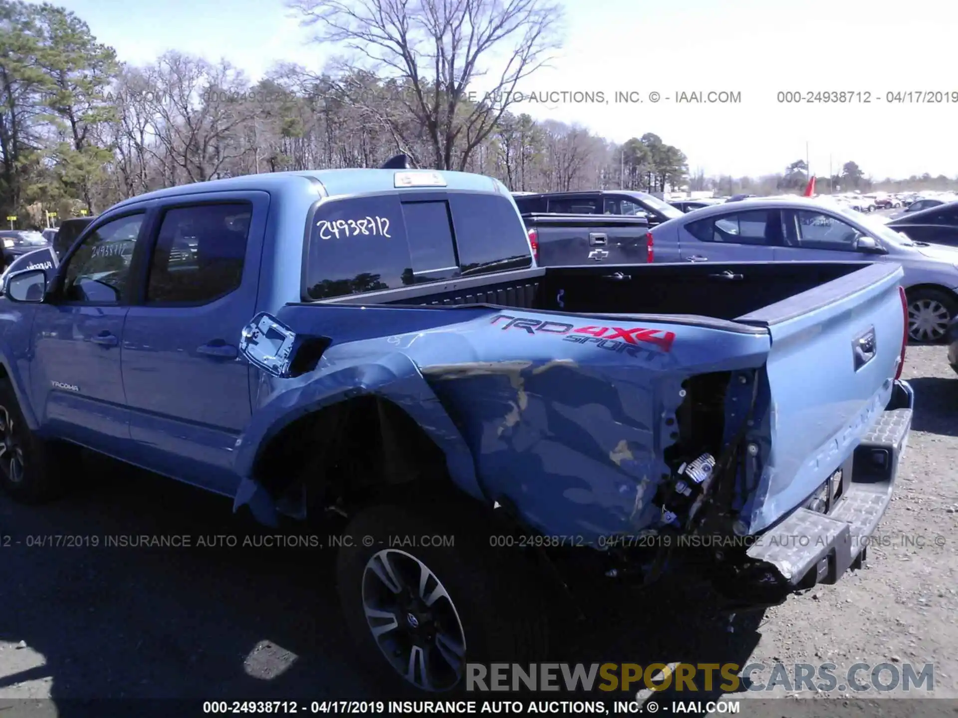 6 Photograph of a damaged car 5TFCZ5AN9KX175383 TOYOTA TACOMA 2019