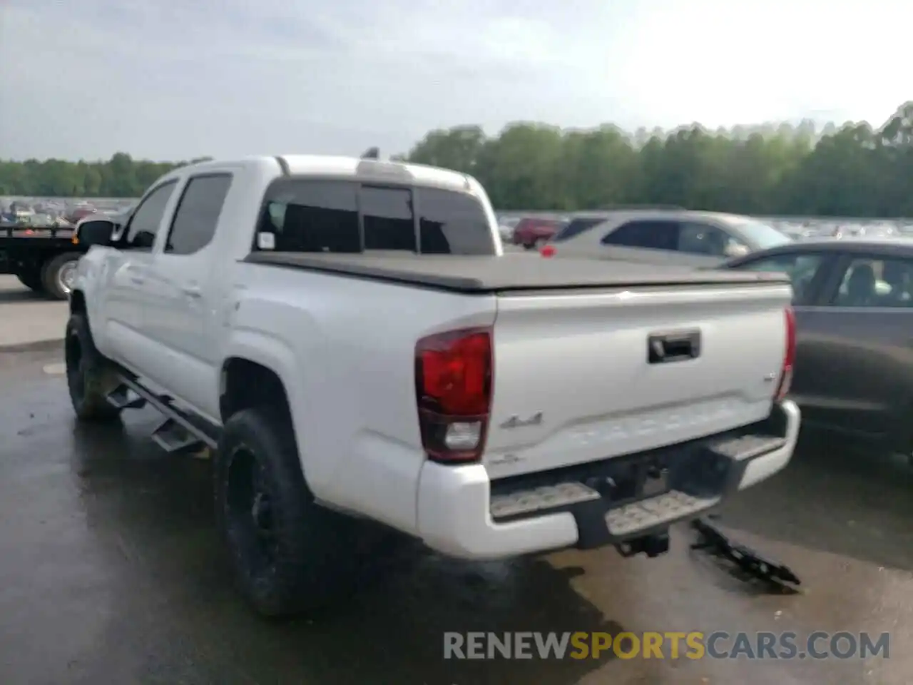 3 Photograph of a damaged car 5TFCZ5AN9KX176257 TOYOTA TACOMA 2019