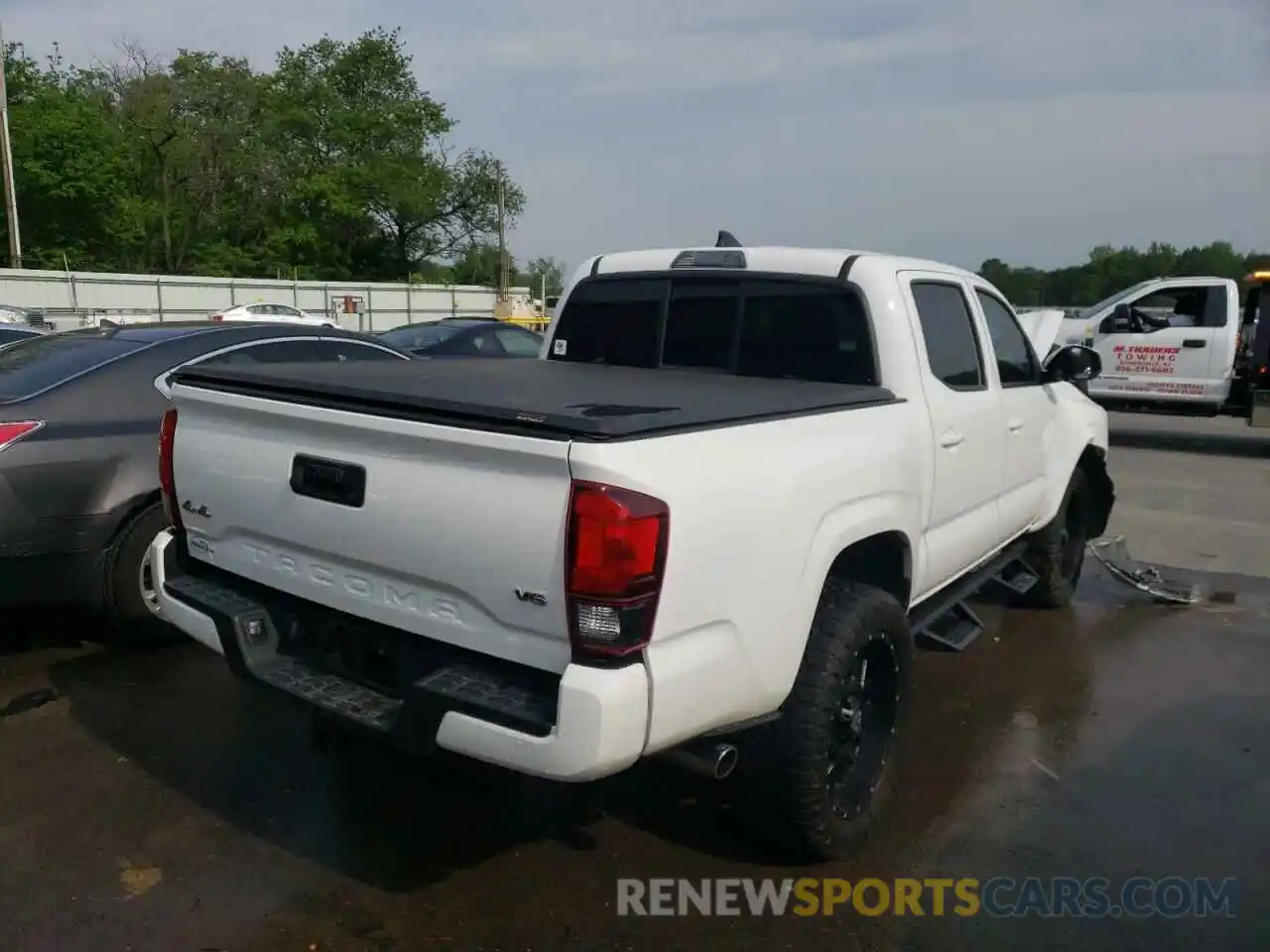 4 Фотография поврежденного автомобиля 5TFCZ5AN9KX176257 TOYOTA TACOMA 2019