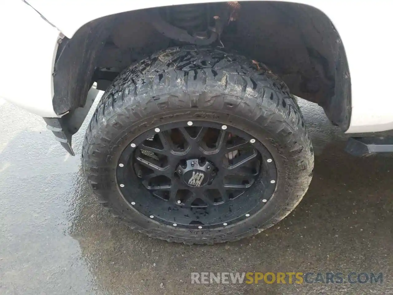 9 Photograph of a damaged car 5TFCZ5AN9KX176257 TOYOTA TACOMA 2019