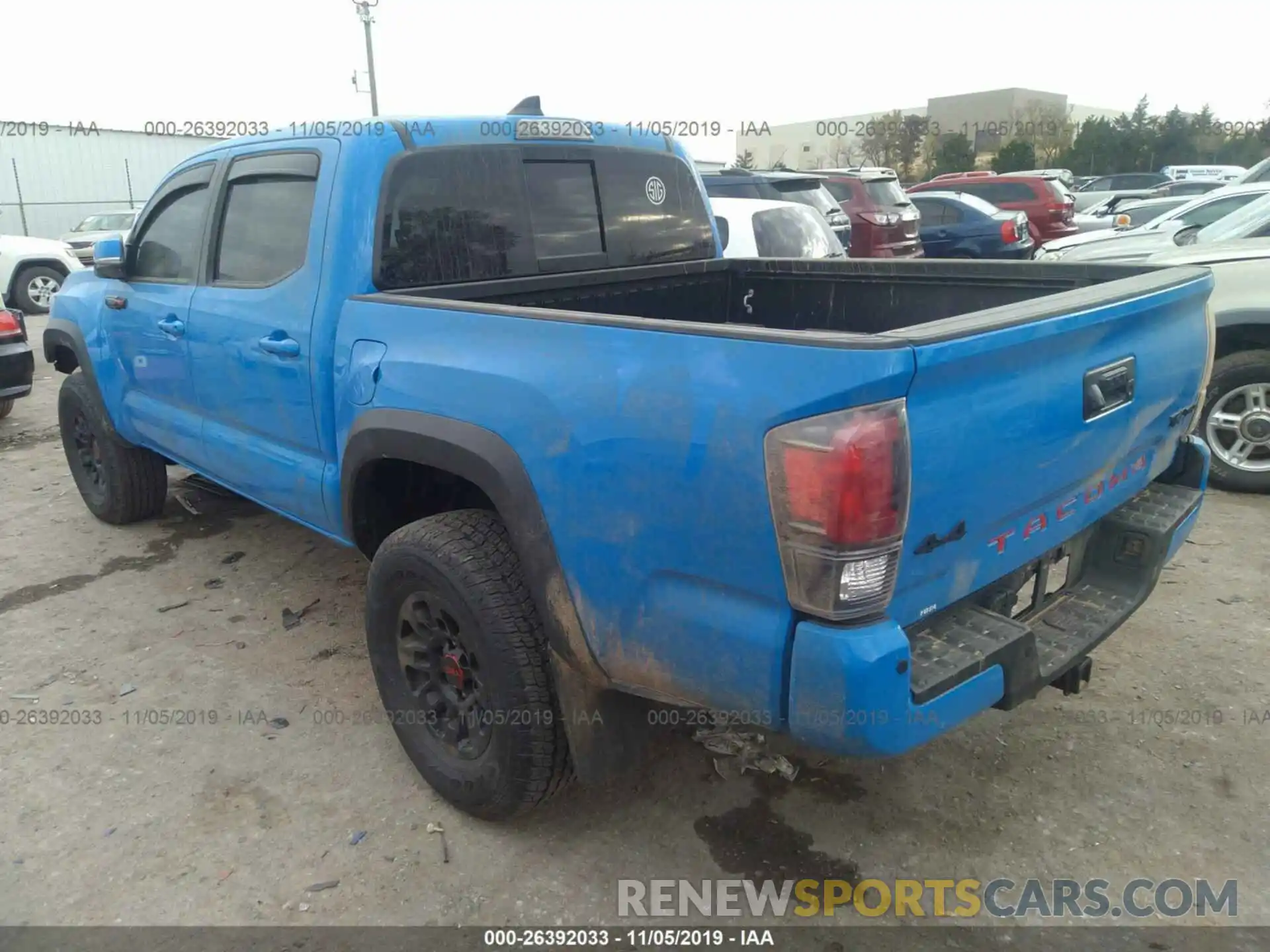 3 Photograph of a damaged car 5TFCZ5AN9KX184133 TOYOTA TACOMA 2019