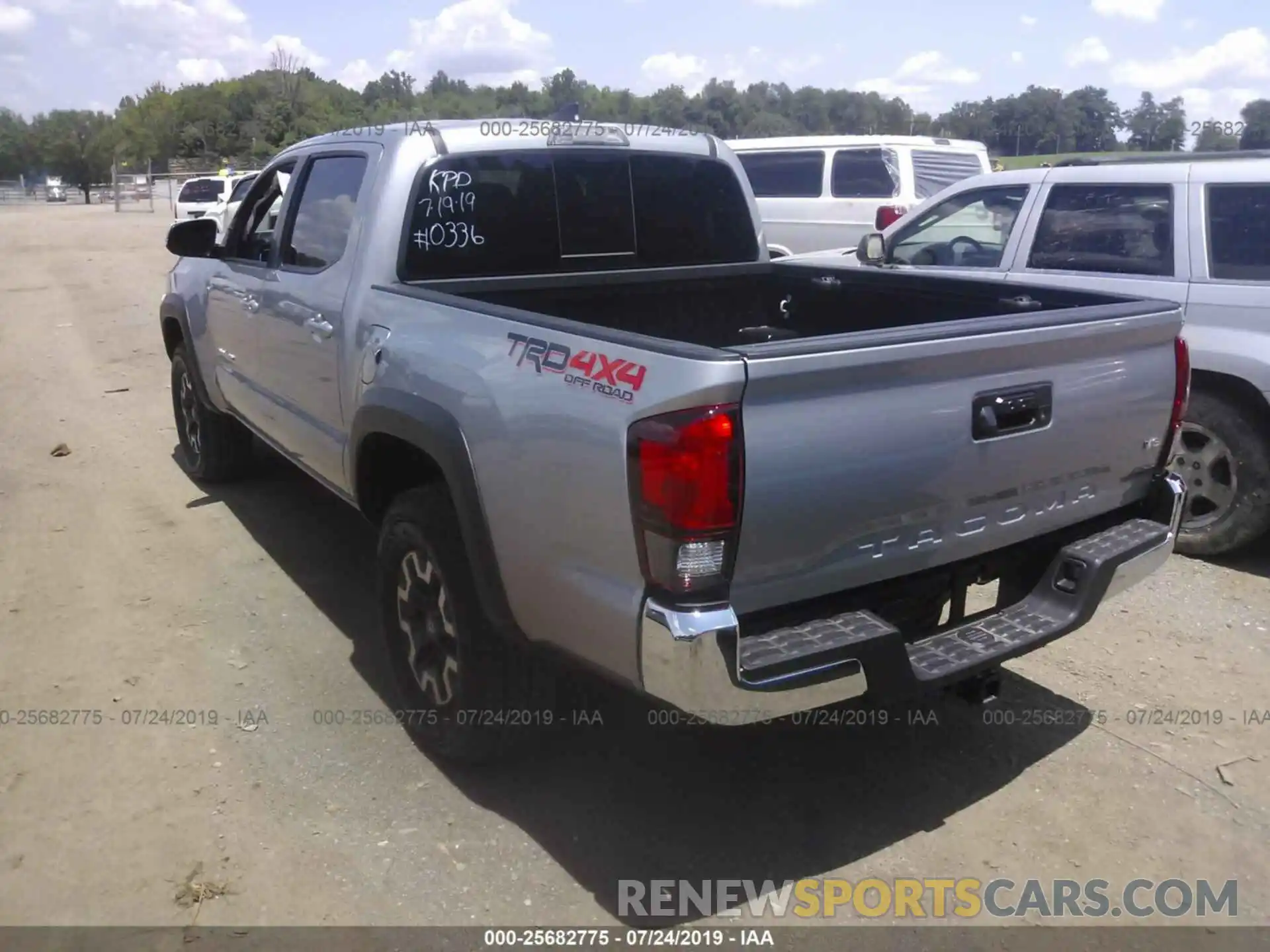 3 Photograph of a damaged car 5TFCZ5AN9KX190336 TOYOTA TACOMA 2019