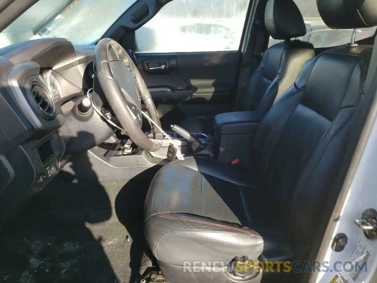 7 Photograph of a damaged car 5TFCZ5AN9KX196945 TOYOTA TACOMA 2019