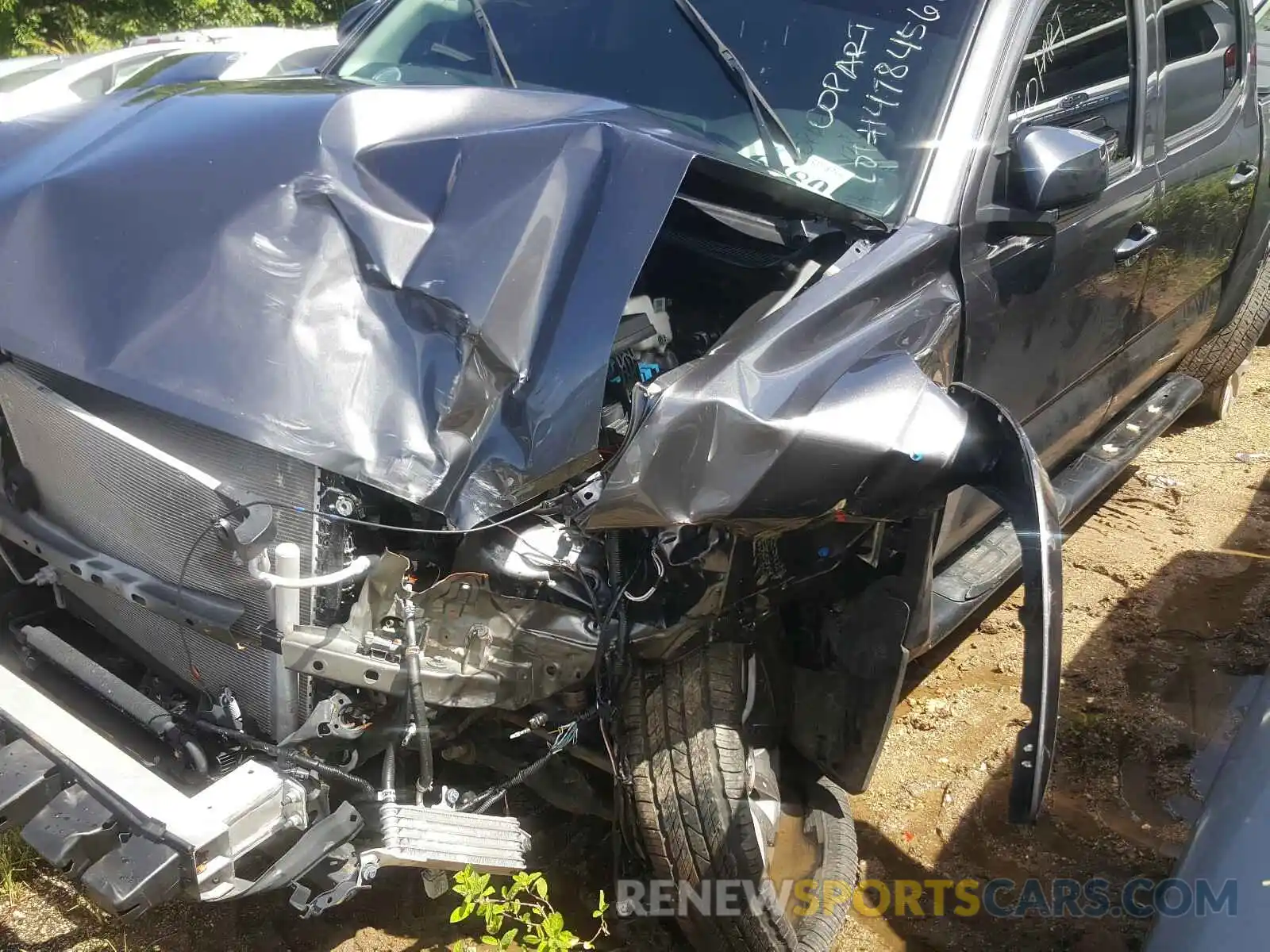 10 Photograph of a damaged car 5TFCZ5AN9KX197951 TOYOTA TACOMA 2019