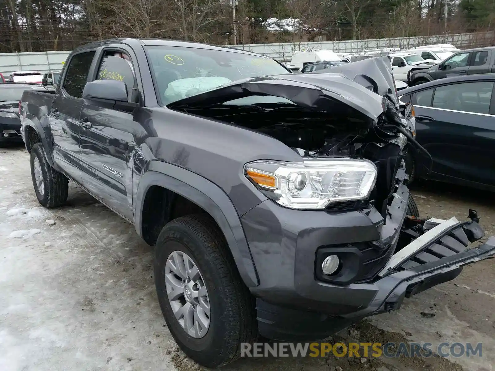 1 Фотография поврежденного автомобиля 5TFCZ5AN9KX198209 TOYOTA TACOMA 2019