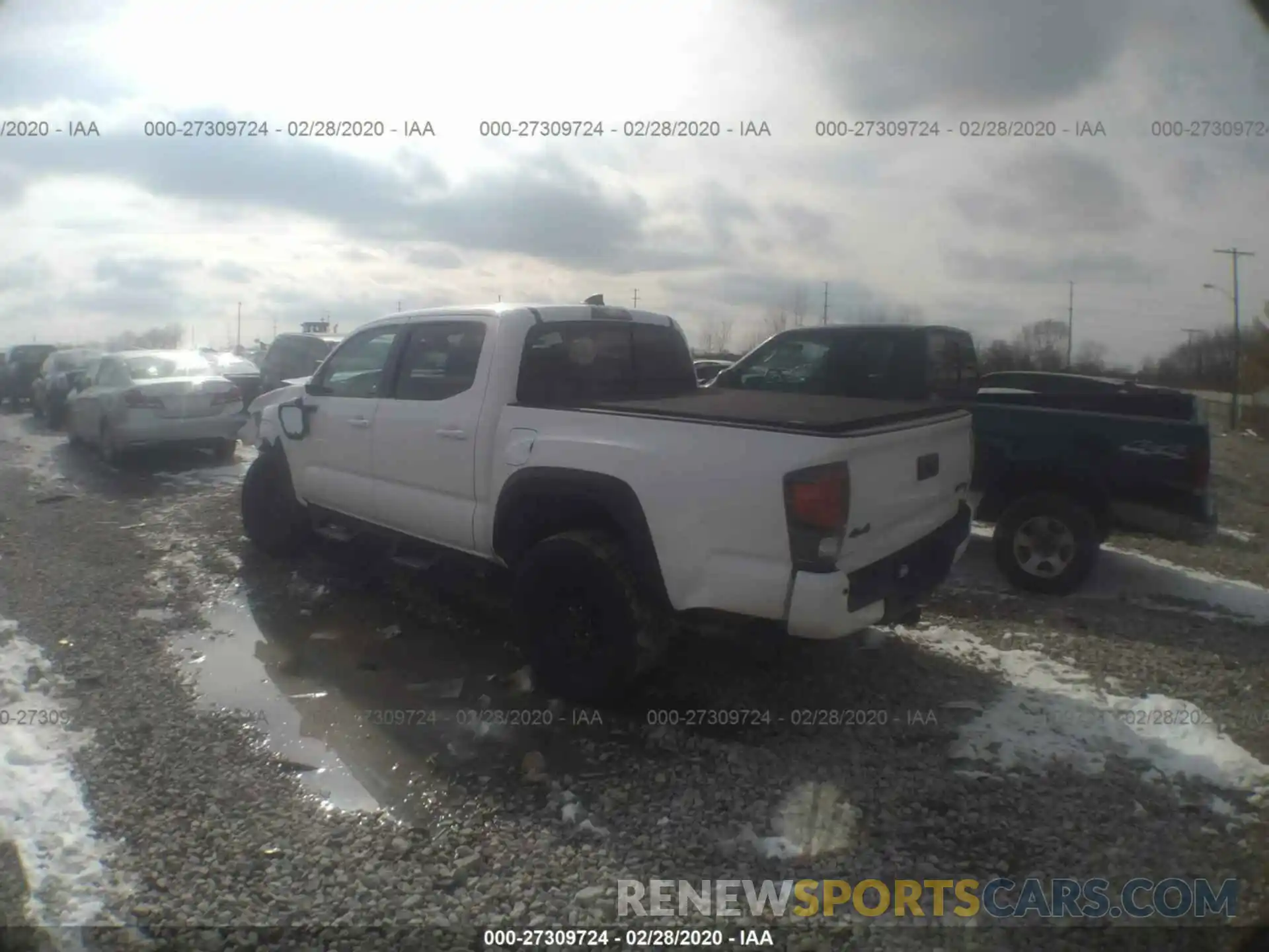 3 Photograph of a damaged car 5TFCZ5AN9KX199635 TOYOTA TACOMA 2019