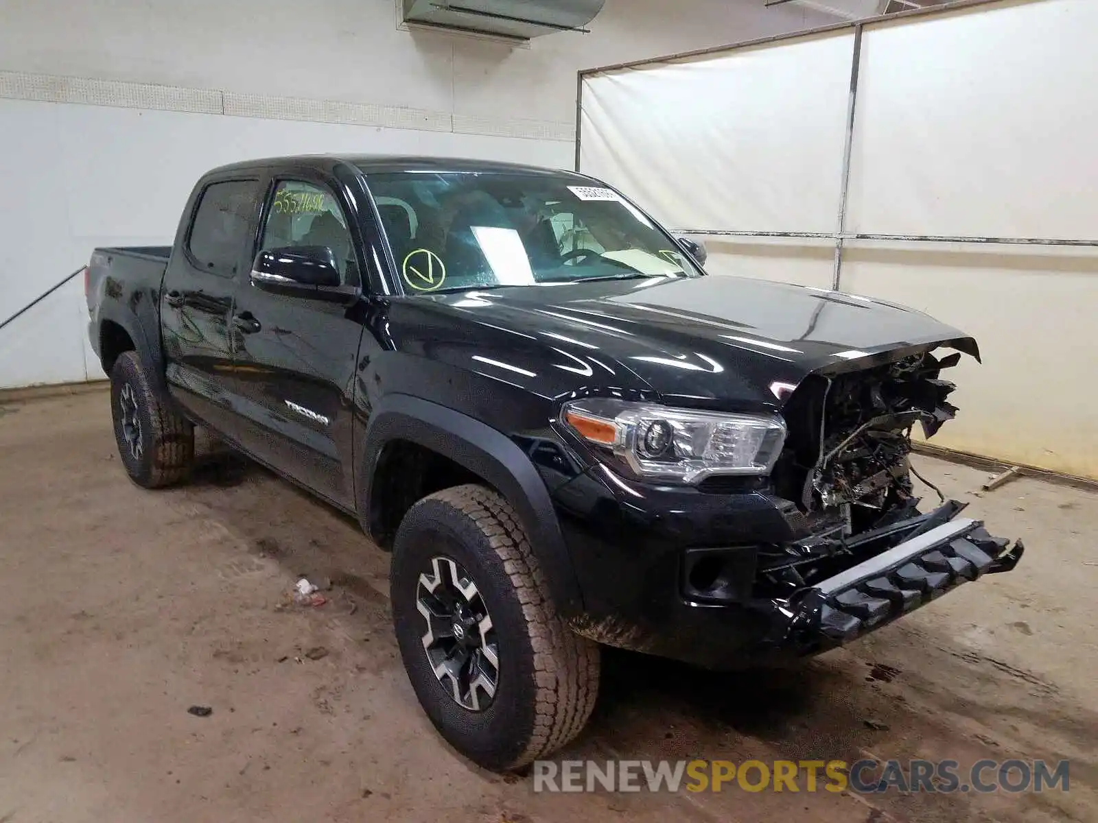 1 Photograph of a damaged car 5TFCZ5AN9KX199814 TOYOTA TACOMA 2019