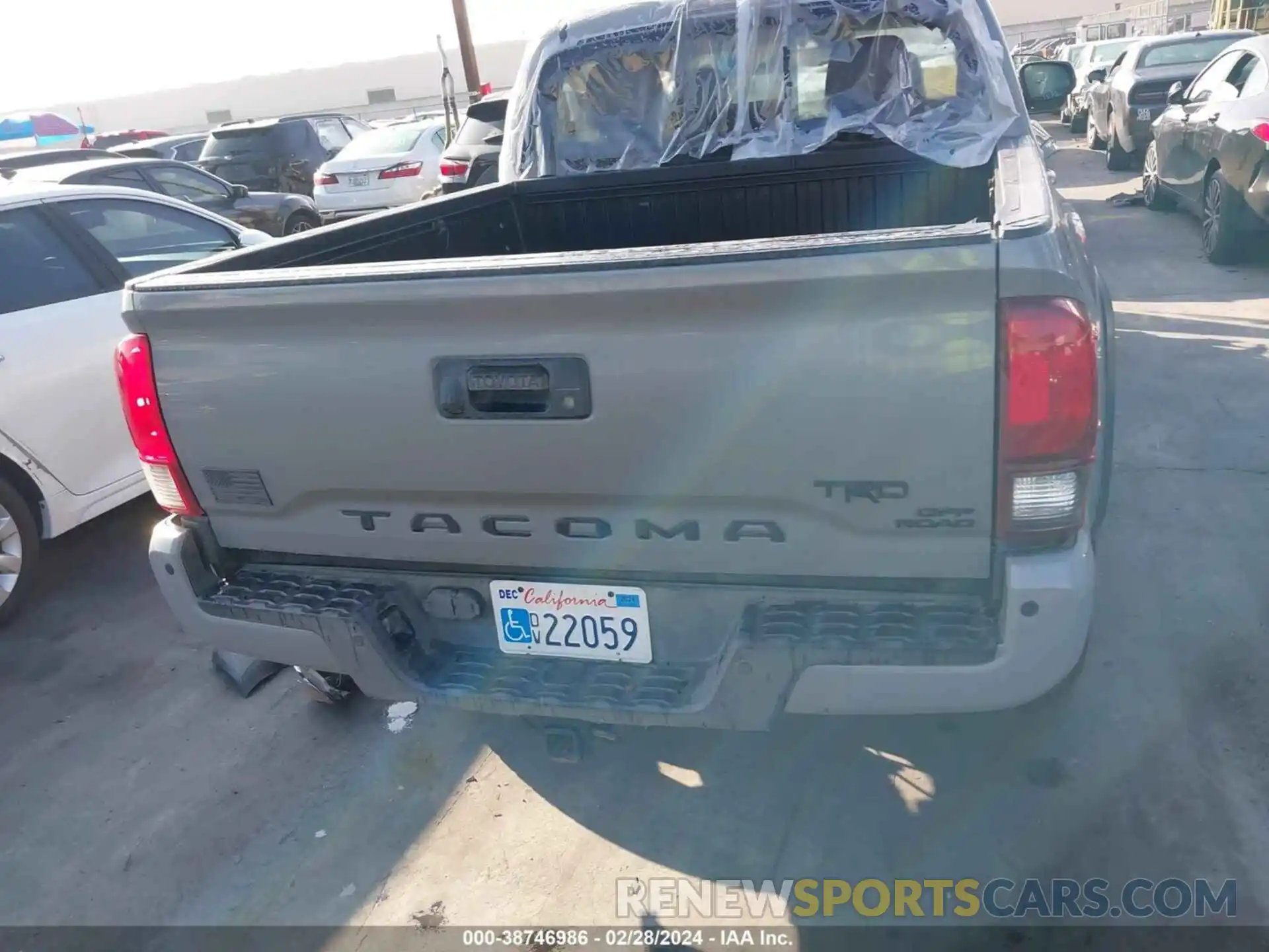 17 Photograph of a damaged car 5TFCZ5AN9KX200606 TOYOTA TACOMA 2019