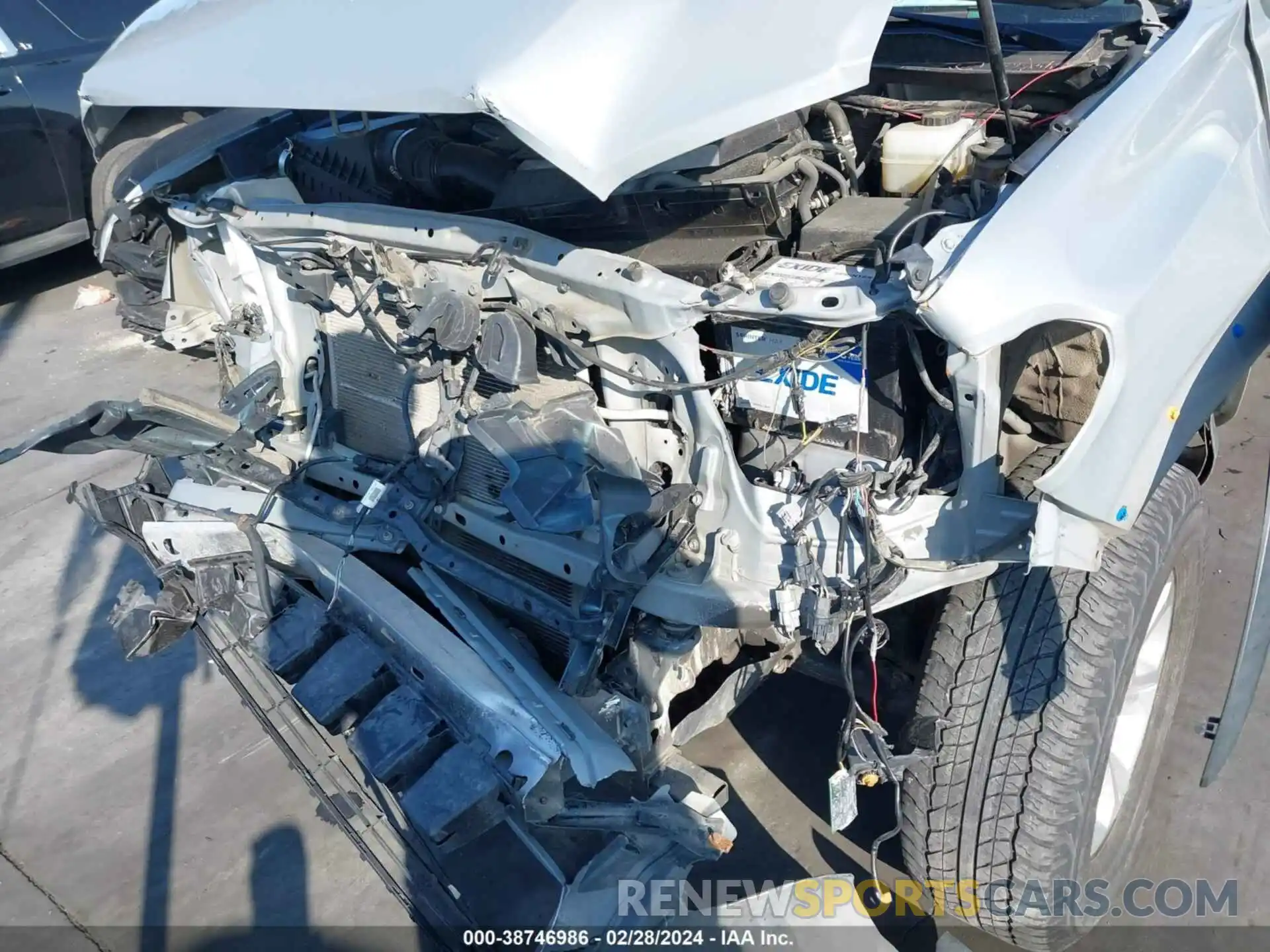 6 Photograph of a damaged car 5TFCZ5AN9KX200606 TOYOTA TACOMA 2019