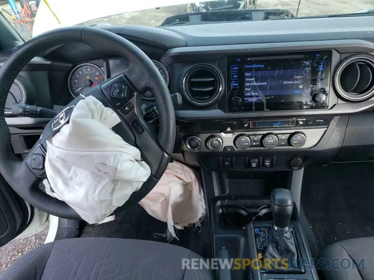 9 Photograph of a damaged car 5TFCZ5AN9KX205210 TOYOTA TACOMA 2019