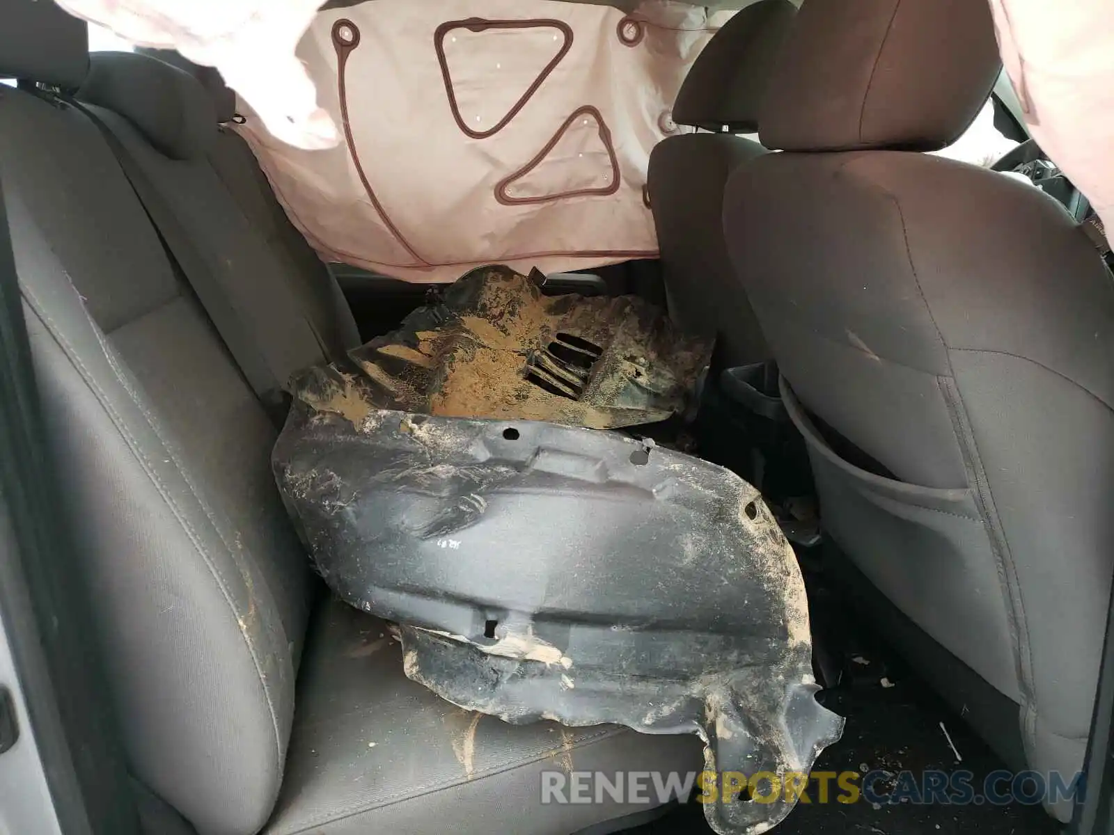 6 Photograph of a damaged car 5TFCZ5AN9KX206096 TOYOTA TACOMA 2019