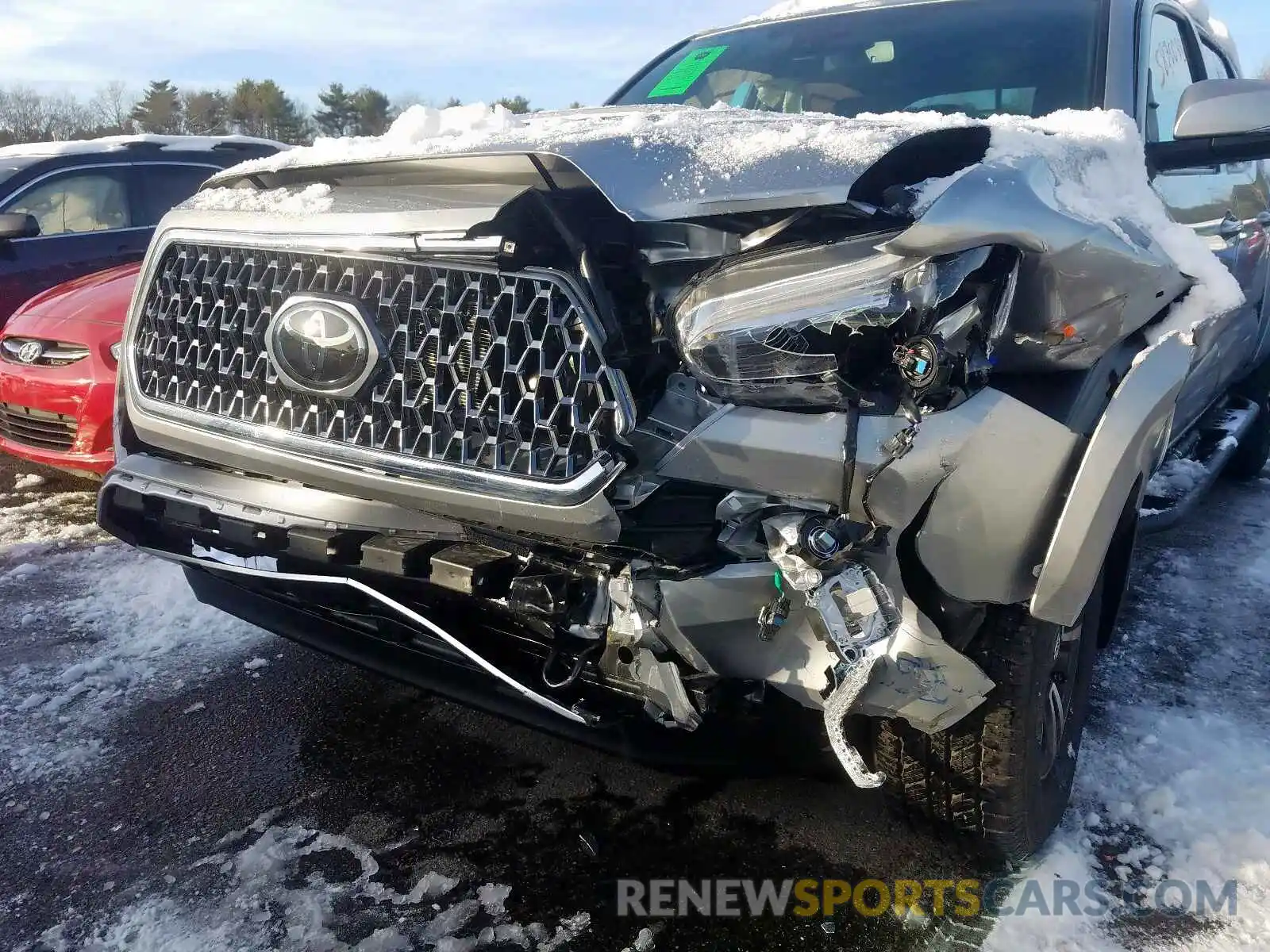 9 Photograph of a damaged car 5TFCZ5AN9KX207541 TOYOTA TACOMA 2019