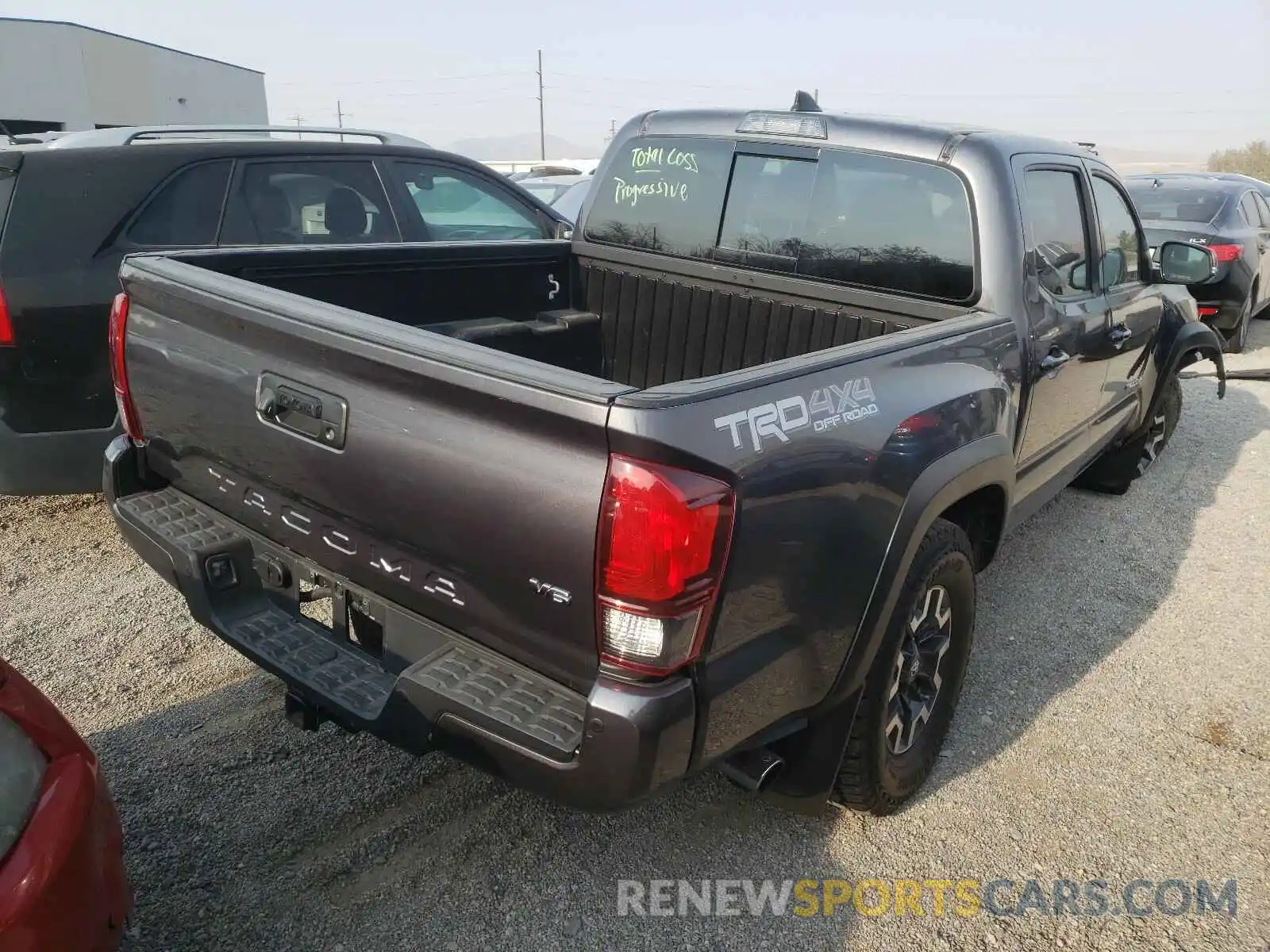 4 Фотография поврежденного автомобиля 5TFCZ5ANXKX168264 TOYOTA TACOMA 2019