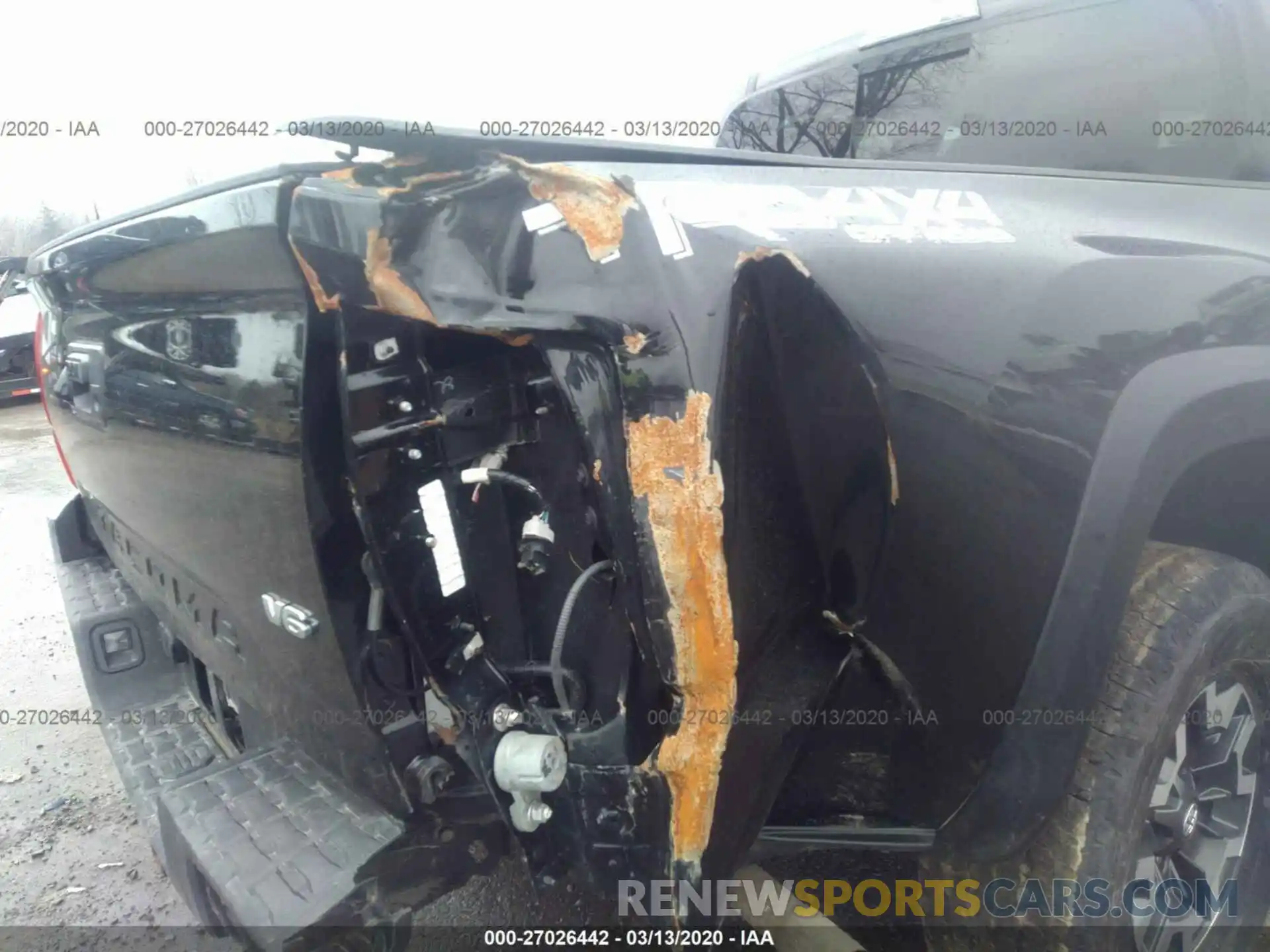 6 Photograph of a damaged car 5TFCZ5ANXKX171620 TOYOTA TACOMA 2019