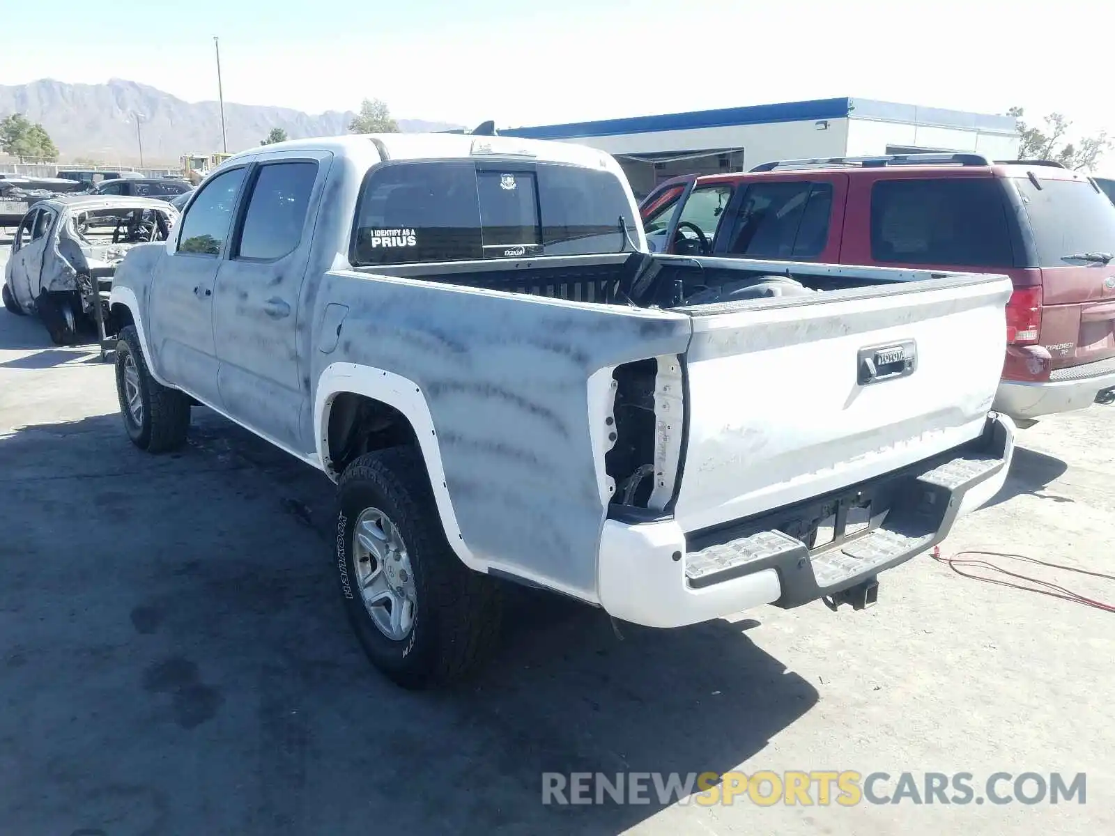 3 Photograph of a damaged car 5TFCZ5ANXKX175666 TOYOTA TACOMA 2019