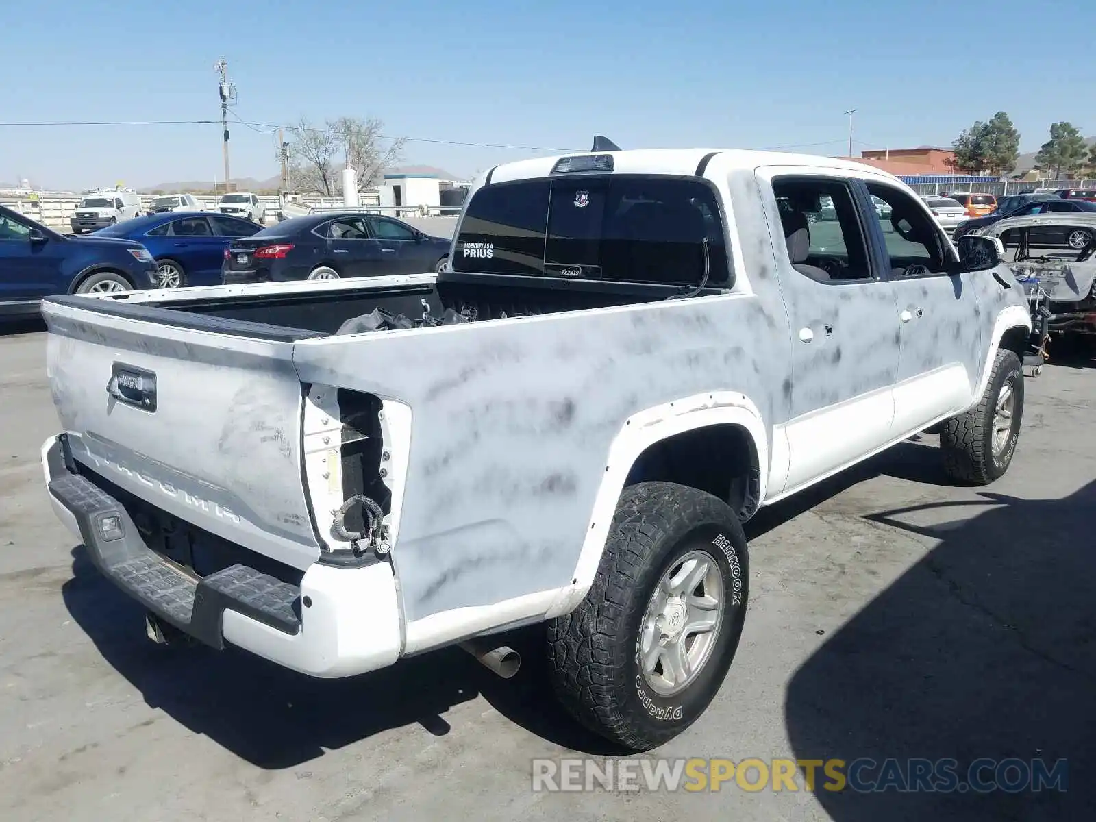 4 Photograph of a damaged car 5TFCZ5ANXKX175666 TOYOTA TACOMA 2019