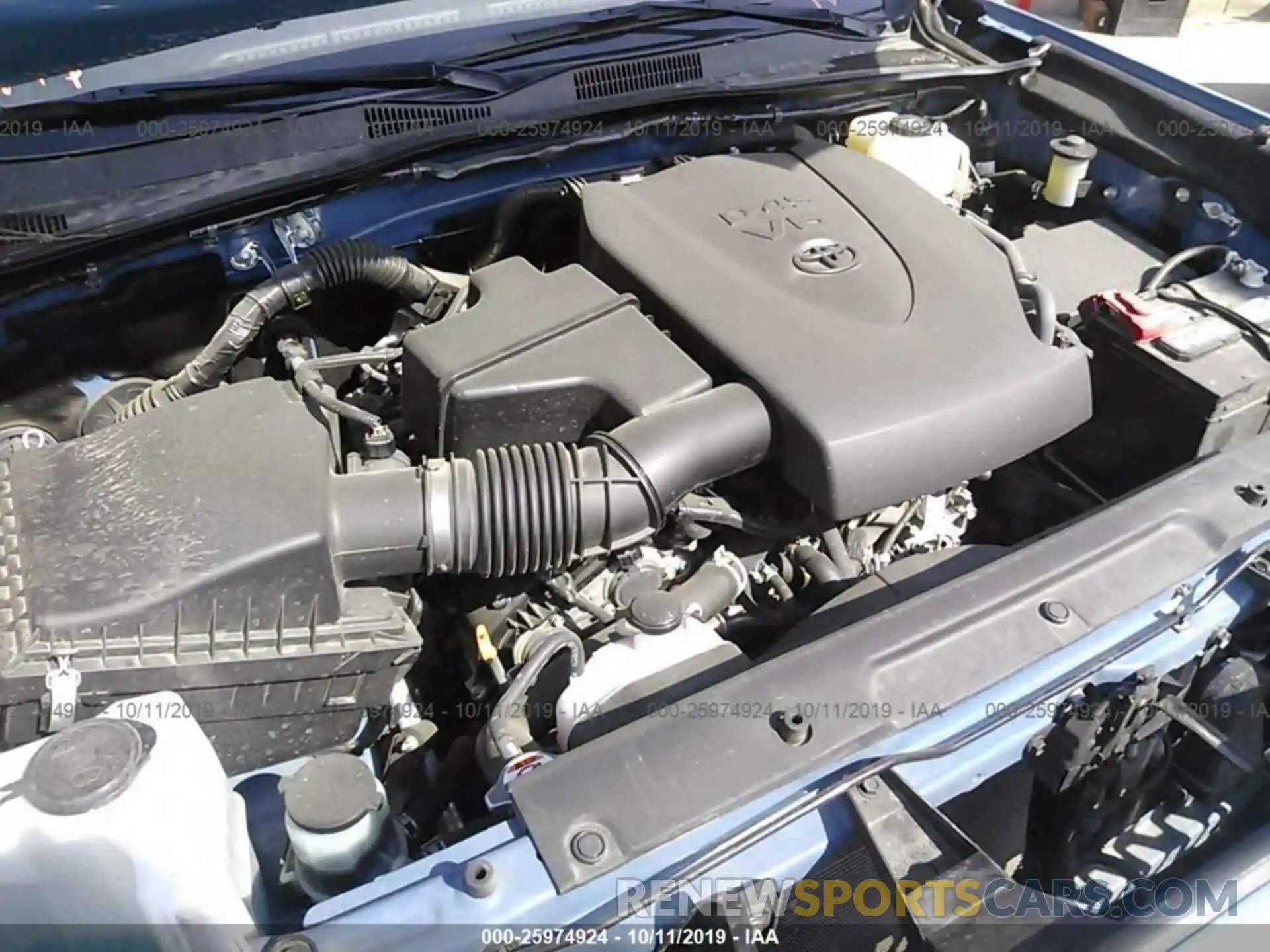 10 Photograph of a damaged car 5TFCZ5ANXKX175926 TOYOTA TACOMA 2019