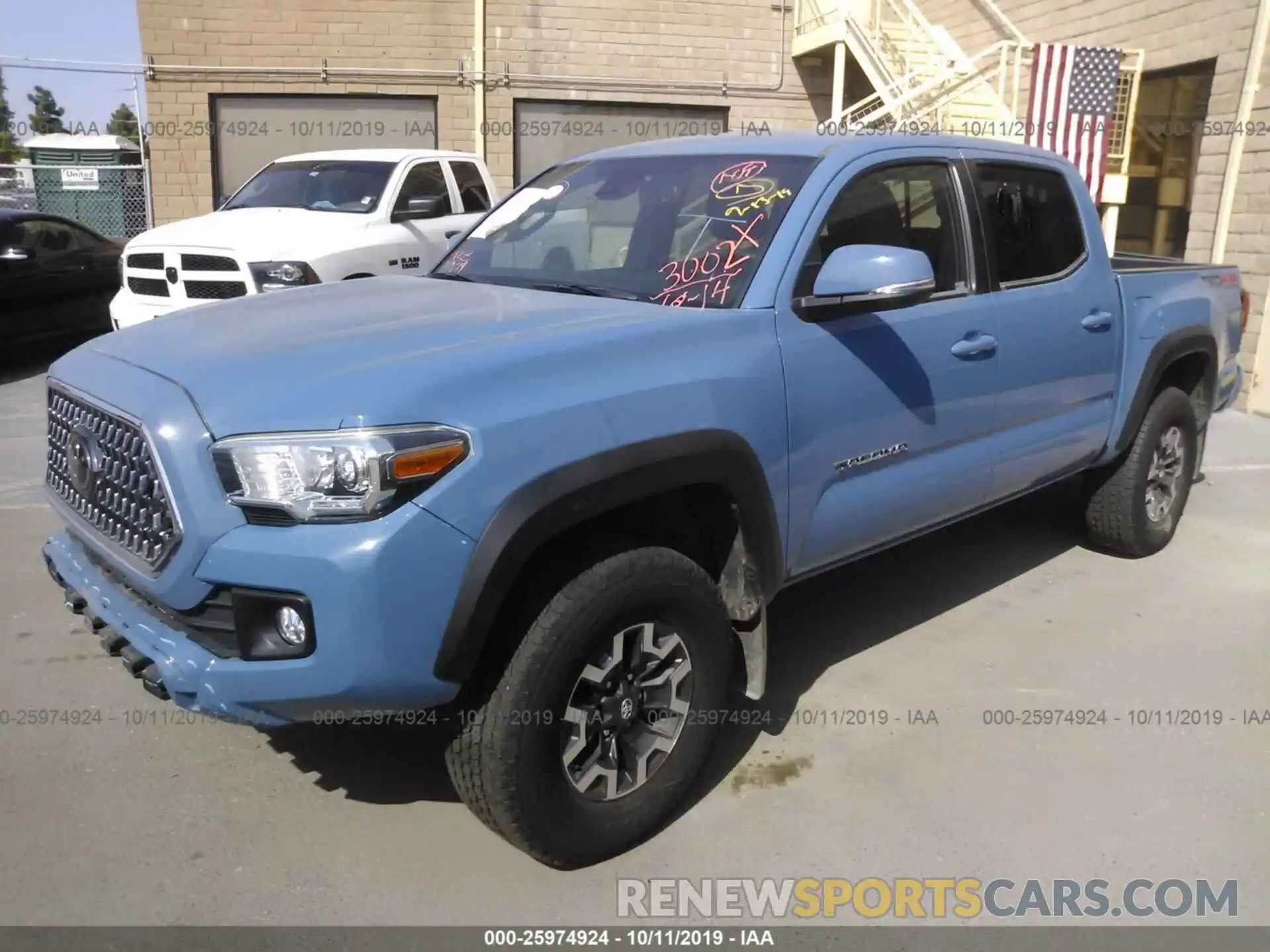 2 Фотография поврежденного автомобиля 5TFCZ5ANXKX175926 TOYOTA TACOMA 2019