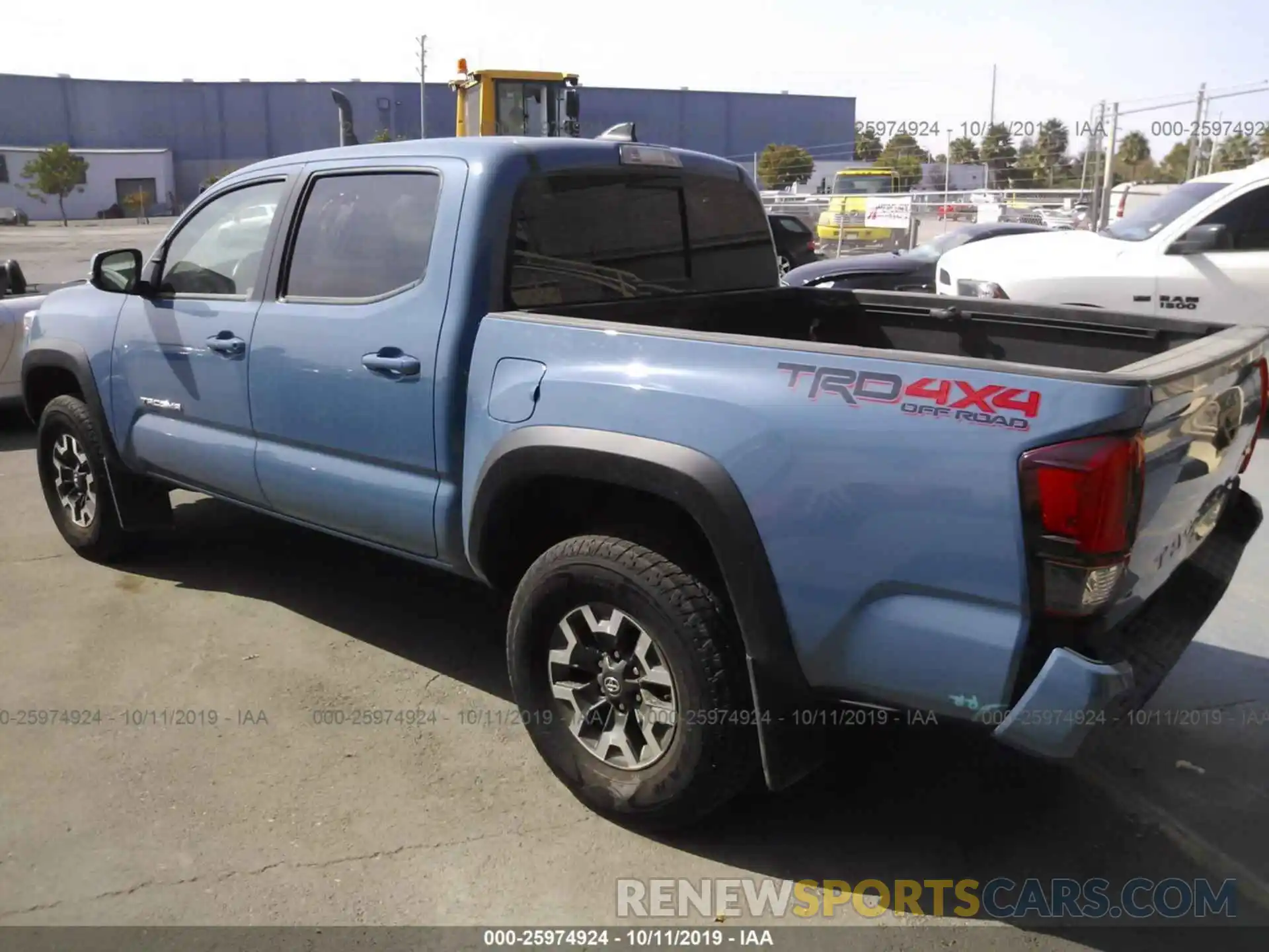 3 Фотография поврежденного автомобиля 5TFCZ5ANXKX175926 TOYOTA TACOMA 2019