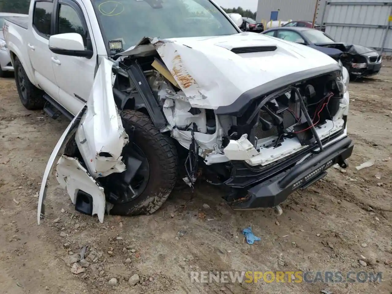 9 Photograph of a damaged car 5TFCZ5ANXKX181953 TOYOTA TACOMA 2019