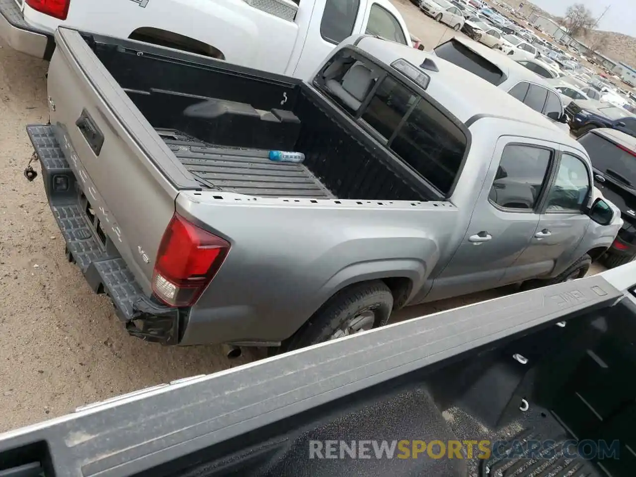 3 Photograph of a damaged car 5TFCZ5ANXKX184660 TOYOTA TACOMA 2019