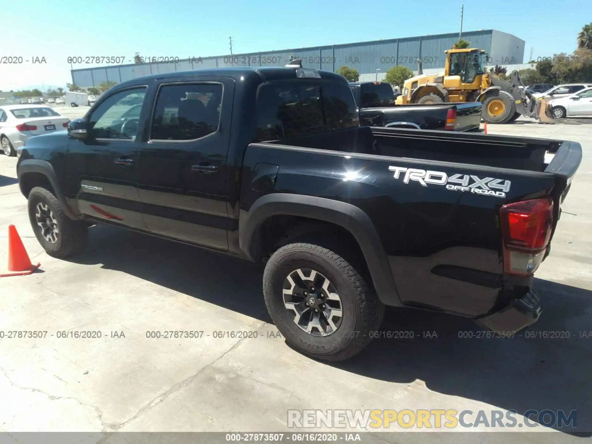 3 Фотография поврежденного автомобиля 5TFCZ5ANXKX187008 TOYOTA TACOMA 2019