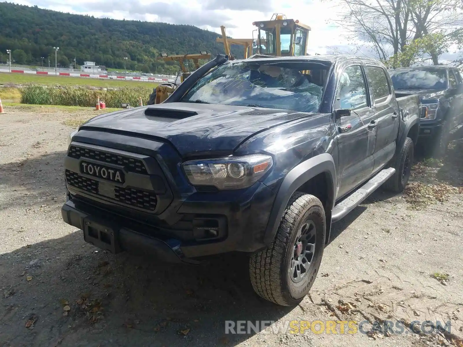 2 Фотография поврежденного автомобиля 5TFCZ5ANXKX187994 TOYOTA TACOMA 2019