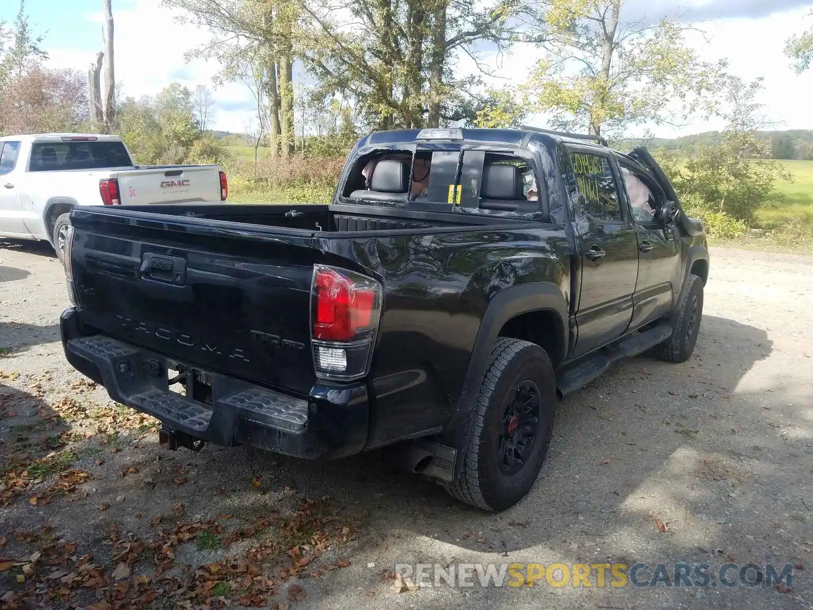 4 Фотография поврежденного автомобиля 5TFCZ5ANXKX187994 TOYOTA TACOMA 2019