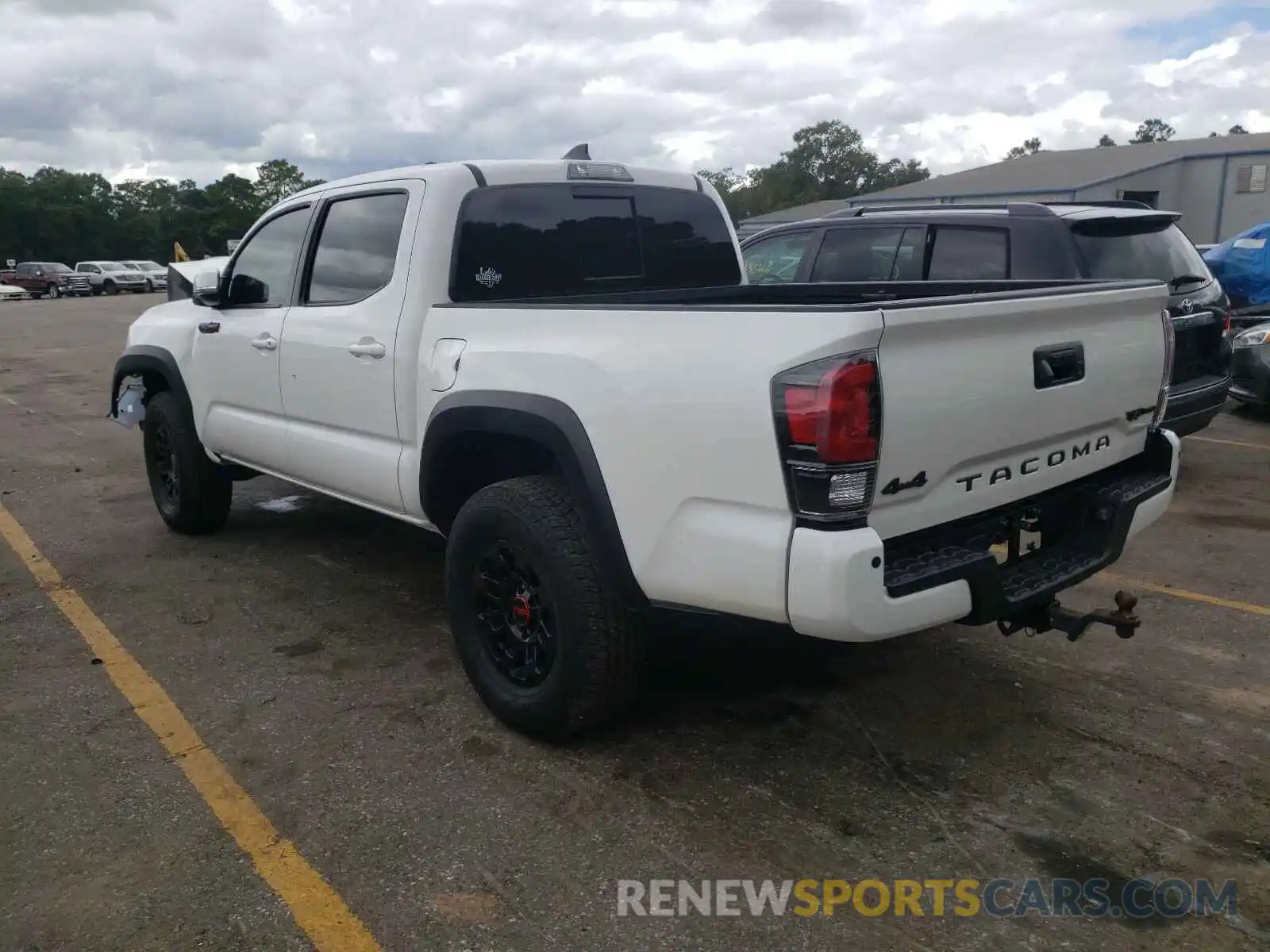 3 Фотография поврежденного автомобиля 5TFCZ5ANXKX188420 TOYOTA TACOMA 2019