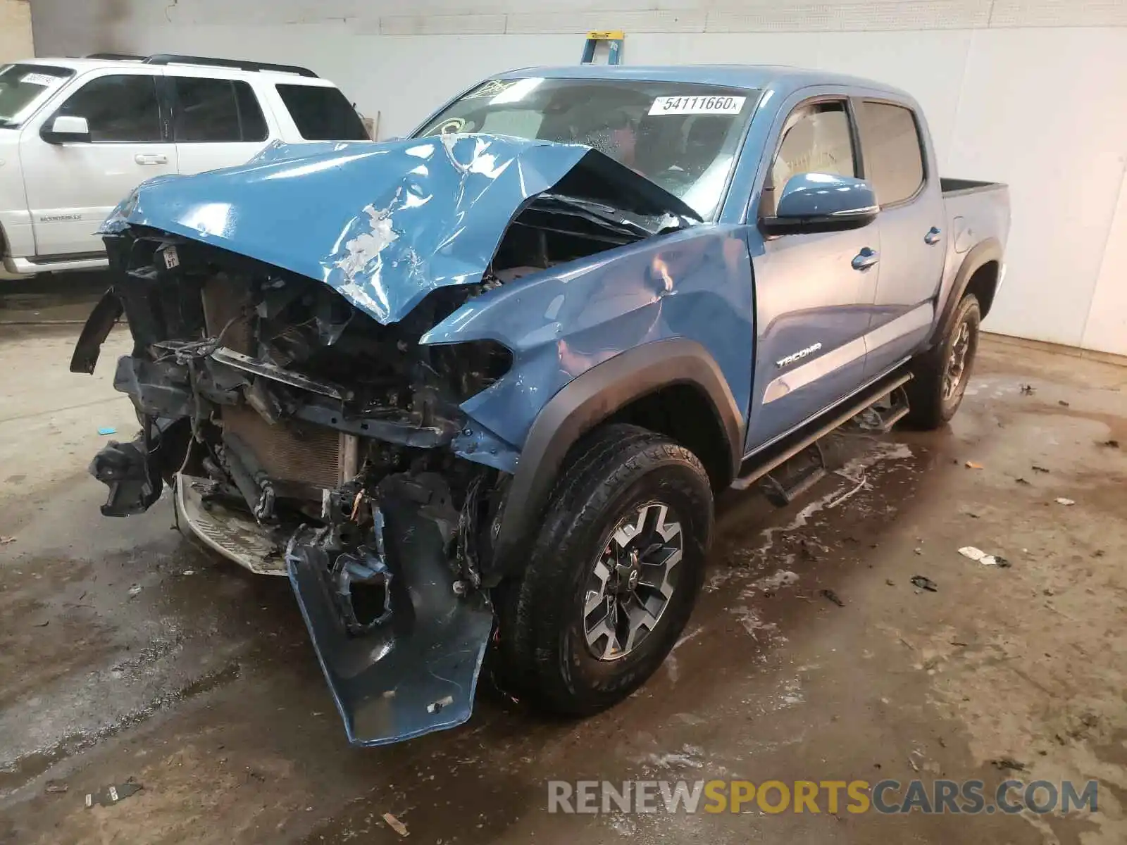 2 Photograph of a damaged car 5TFCZ5ANXKX192189 TOYOTA TACOMA 2019