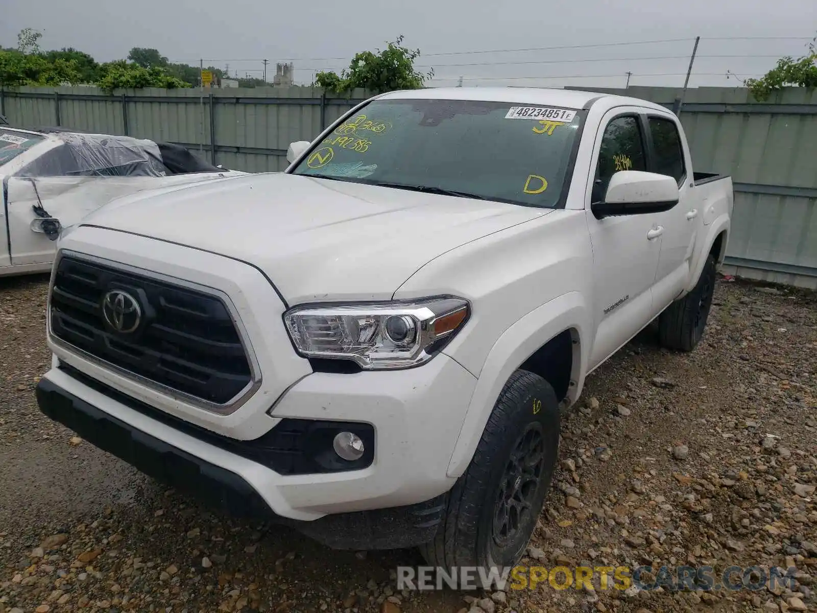 2 Photograph of a damaged car 5TFCZ5ANXKX192385 TOYOTA TACOMA 2019